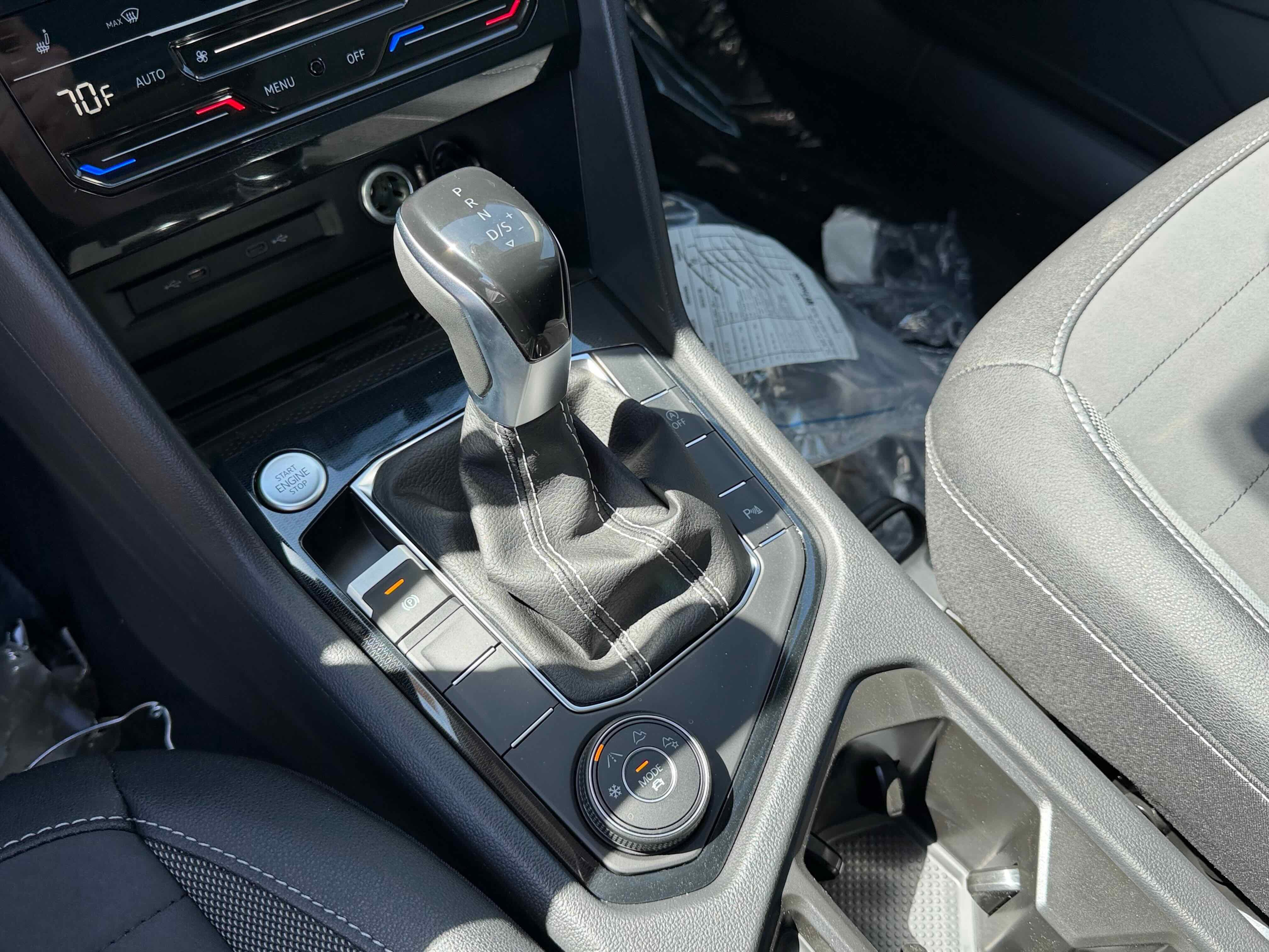 2026 Volkswagen Taos SE Black