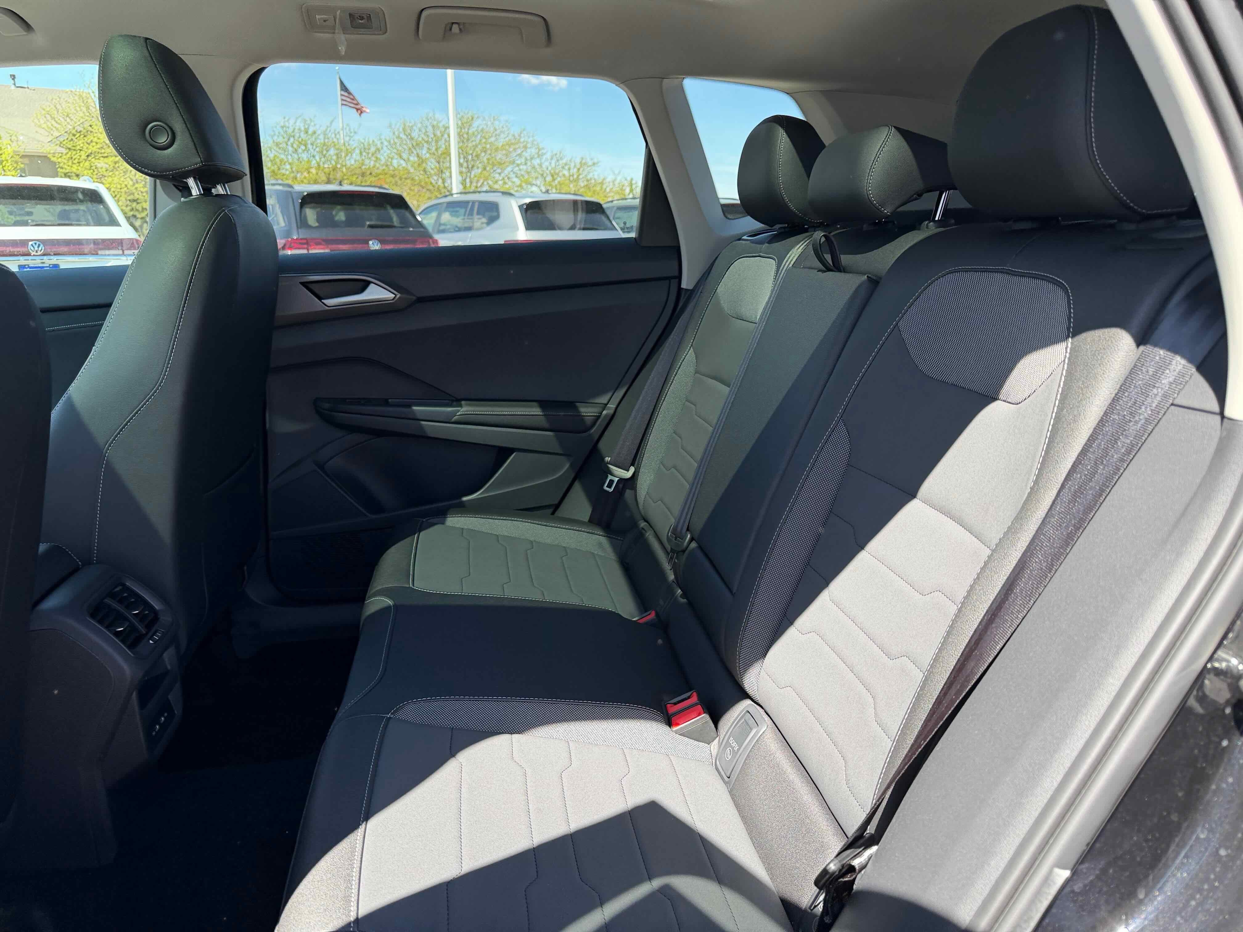 2026 Volkswagen Taos SE Black