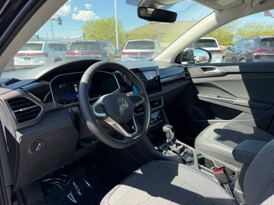 2026 Volkswagen Taos SE Black