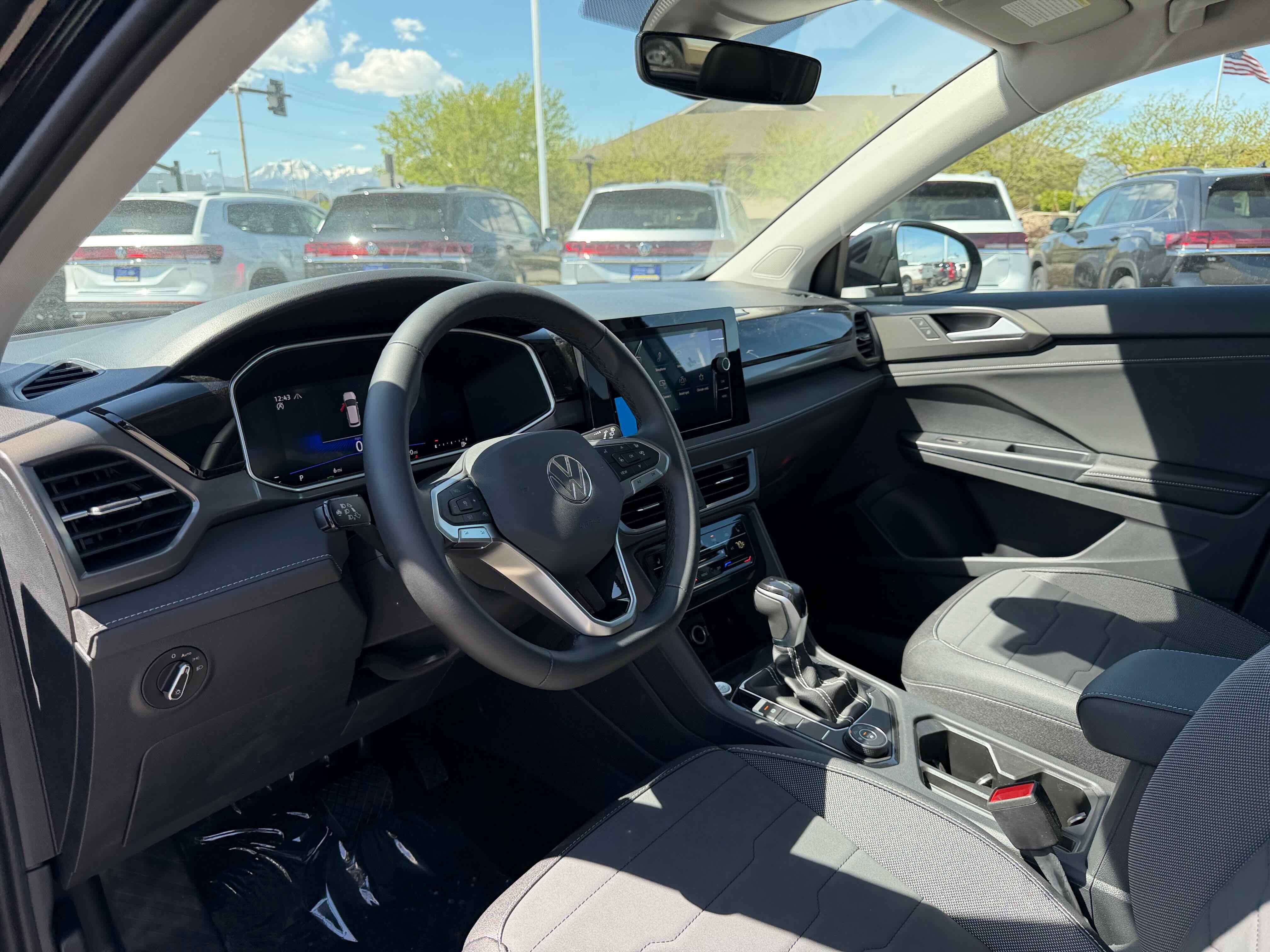 2026 Volkswagen Taos SE Black