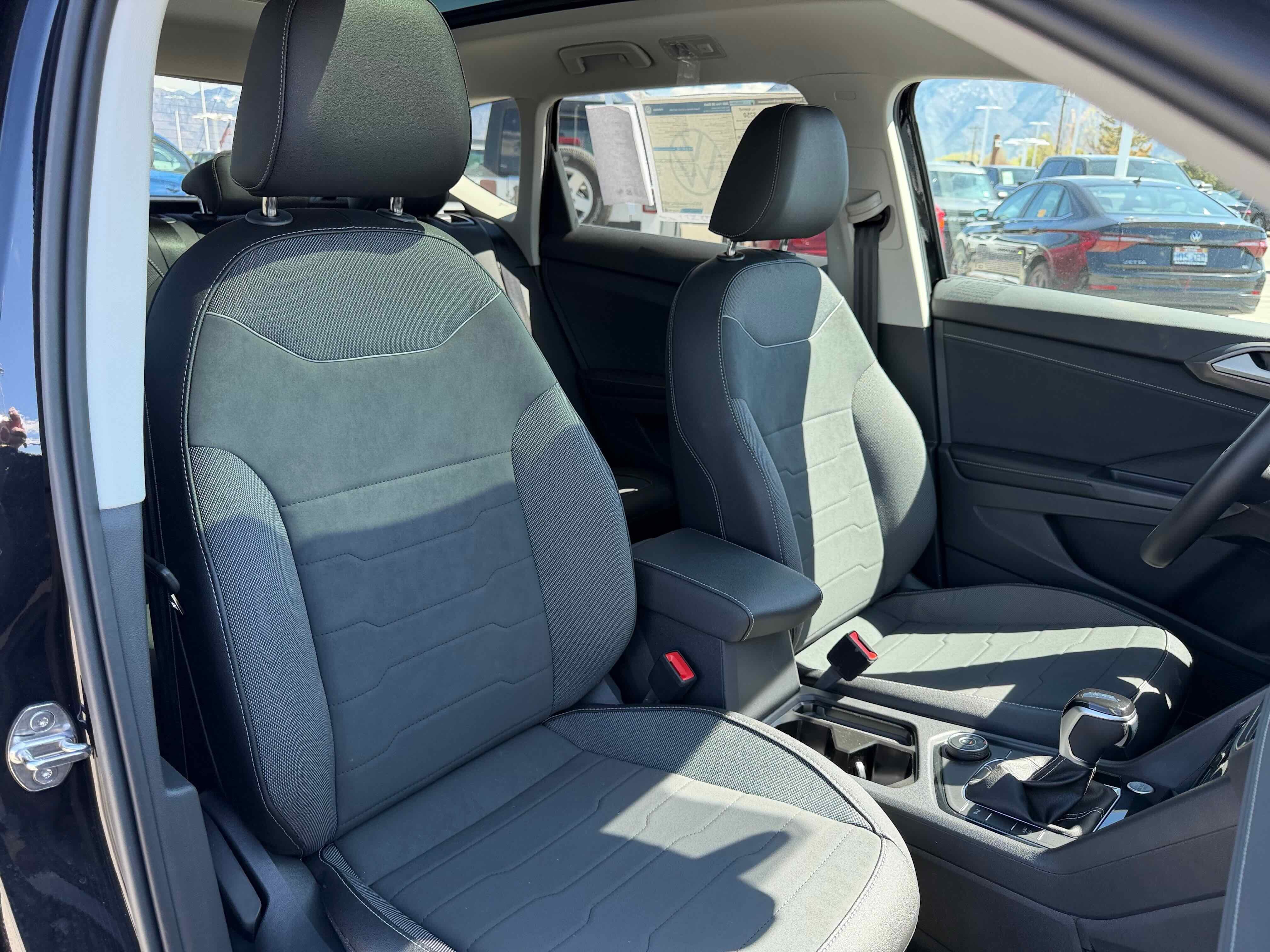 2026 Volkswagen Taos SE Black