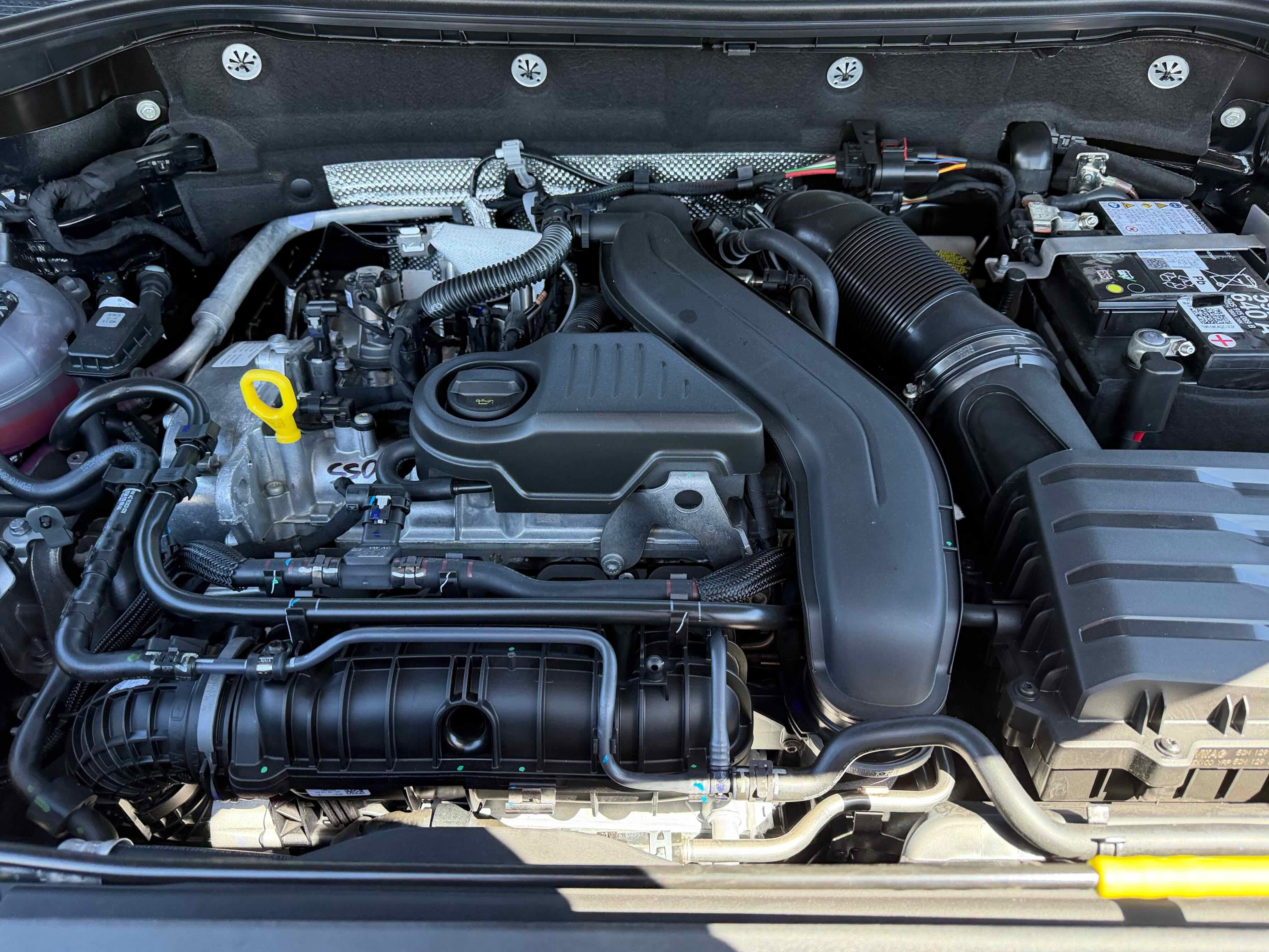 2026 Volkswagen Taos SE Black