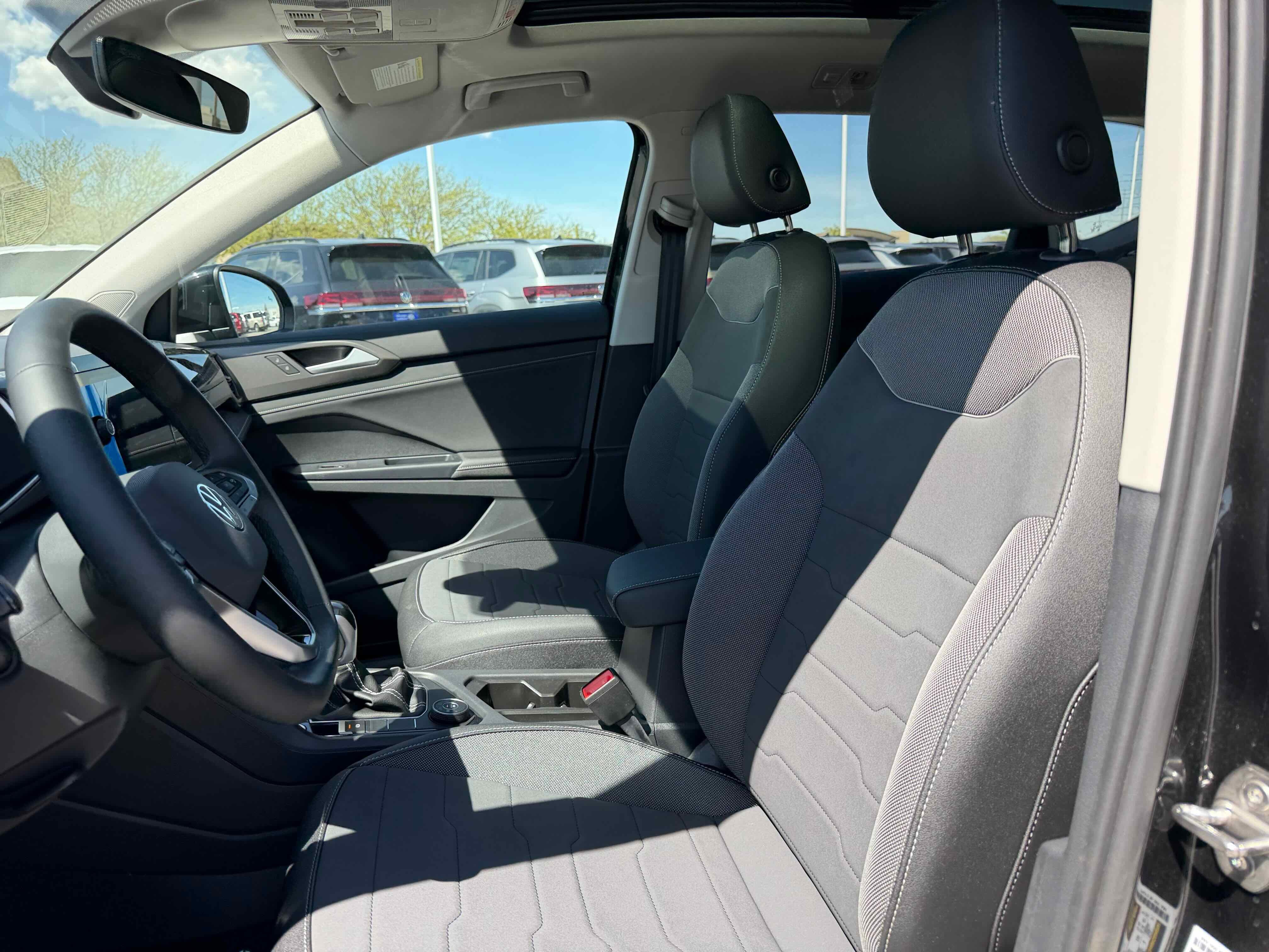 2026 Volkswagen Taos SE Black