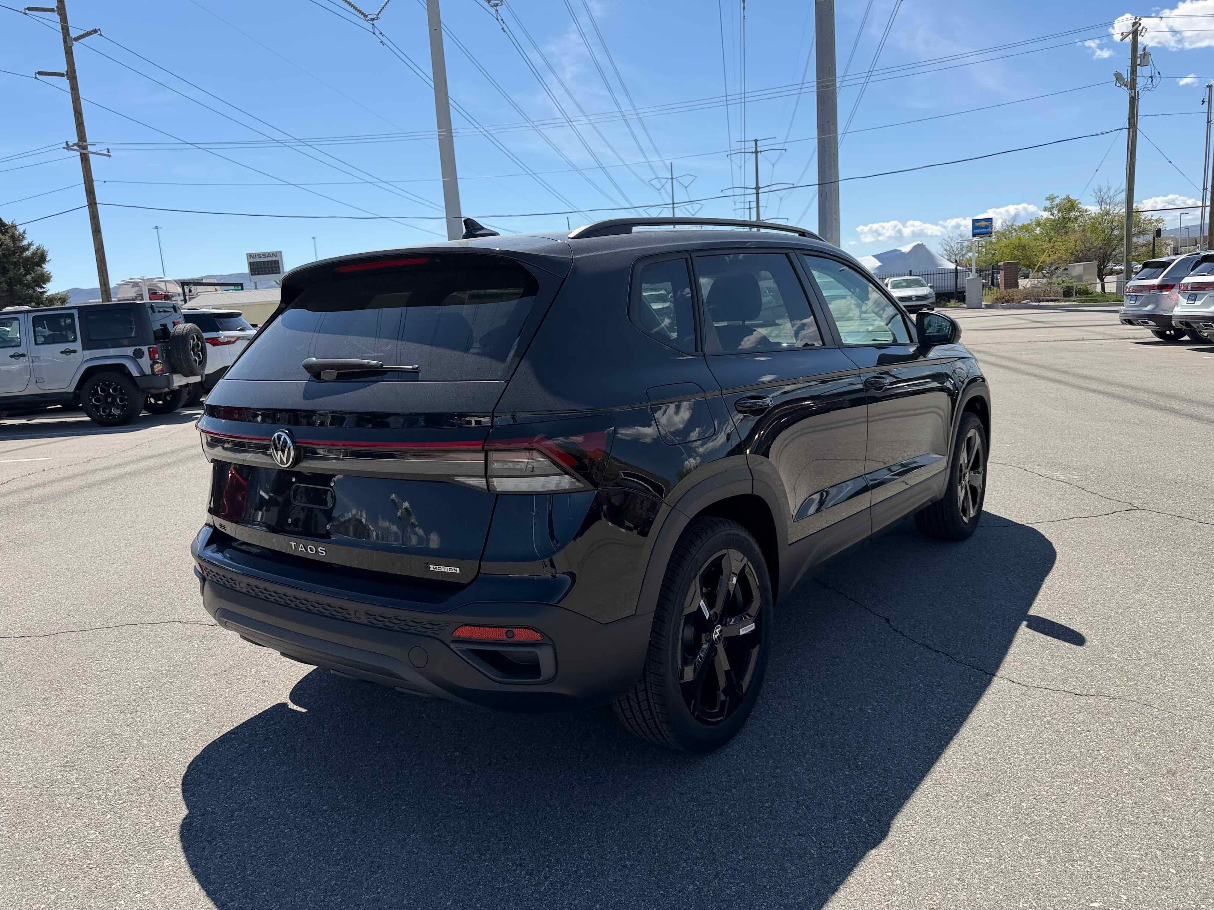 2026 Volkswagen Taos SE Black