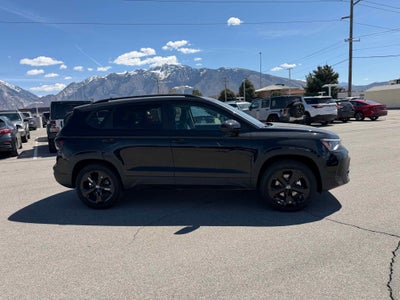 2026 Volkswagen Taos SE Black