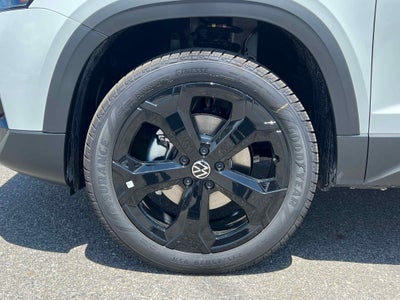 2025 Volkswagen Taos SE Black