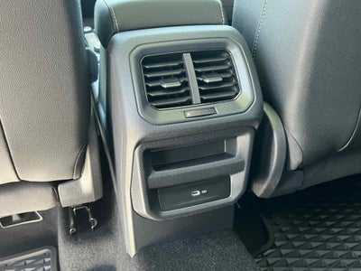 2025 Volkswagen Taos SE Black