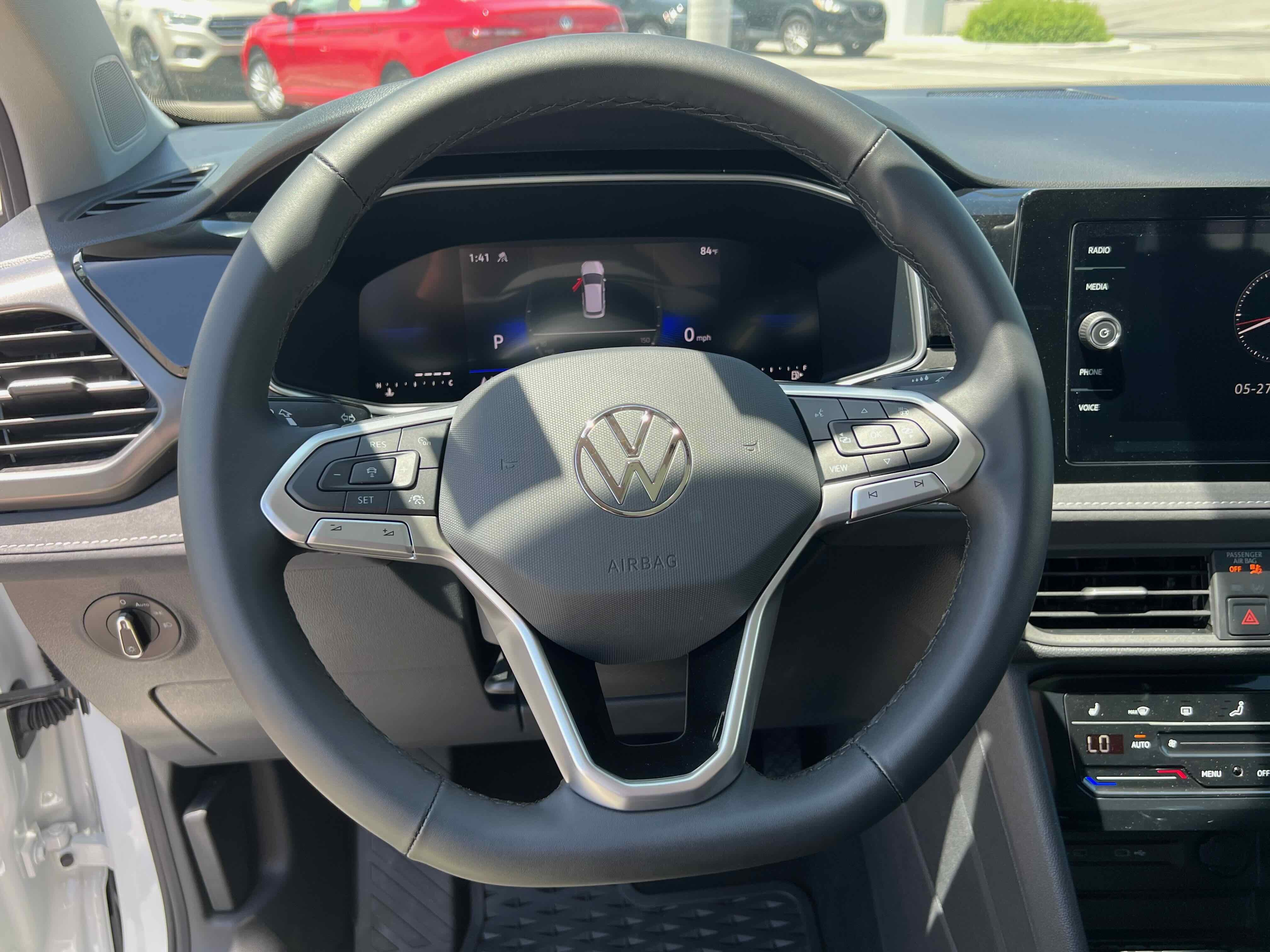 2025 Volkswagen Taos SE Black