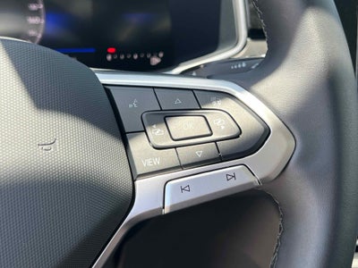 2025 Volkswagen Taos SE Black