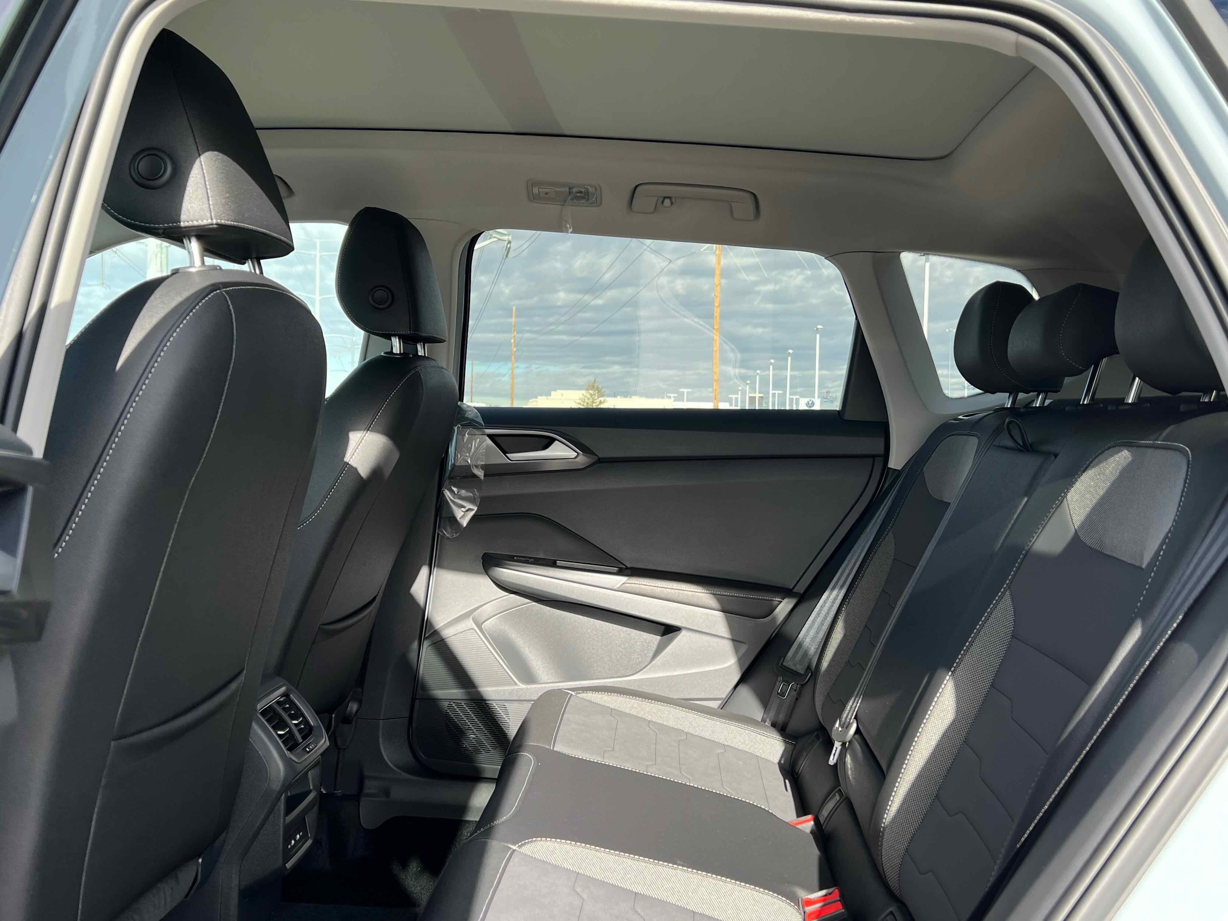 2026 Volkswagen Taos SE Black