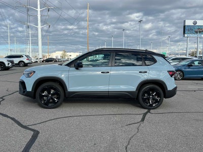 2026 Volkswagen Taos SE Black