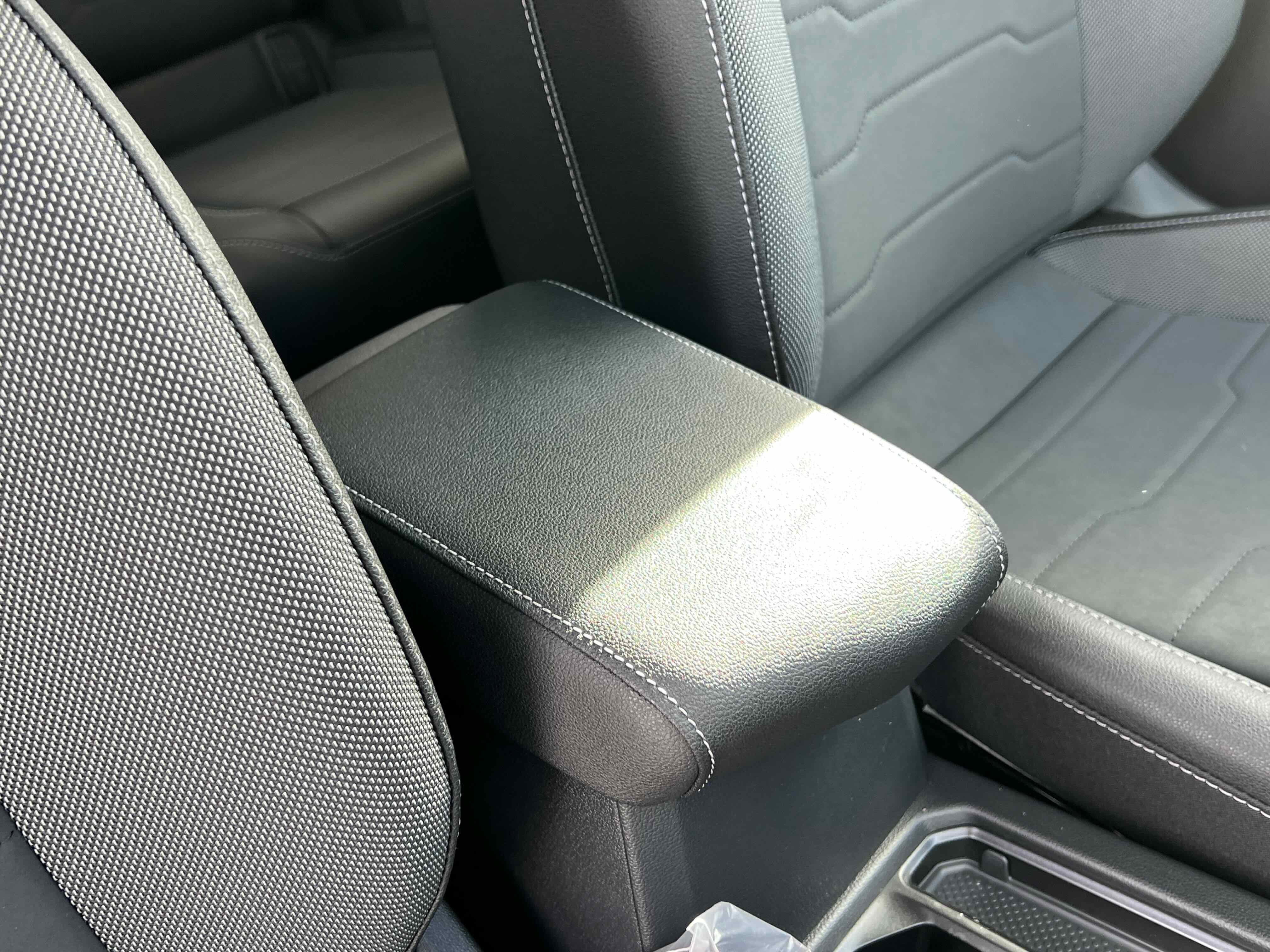 2026 Volkswagen Taos SE Black