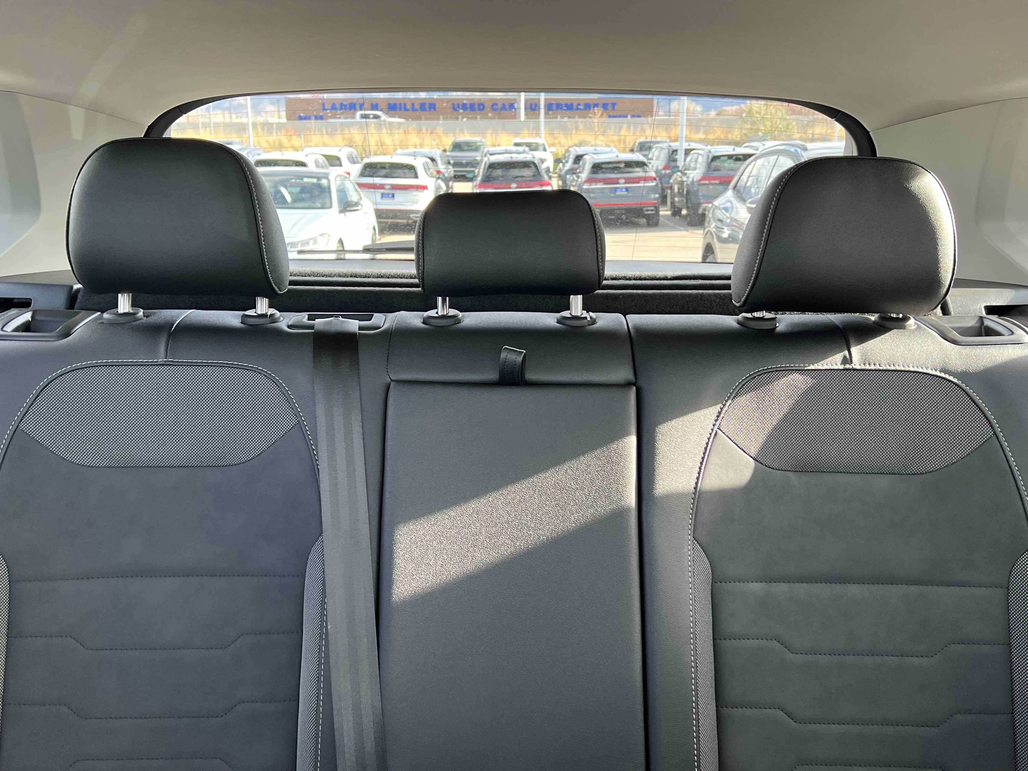 2026 Volkswagen Taos SE Black