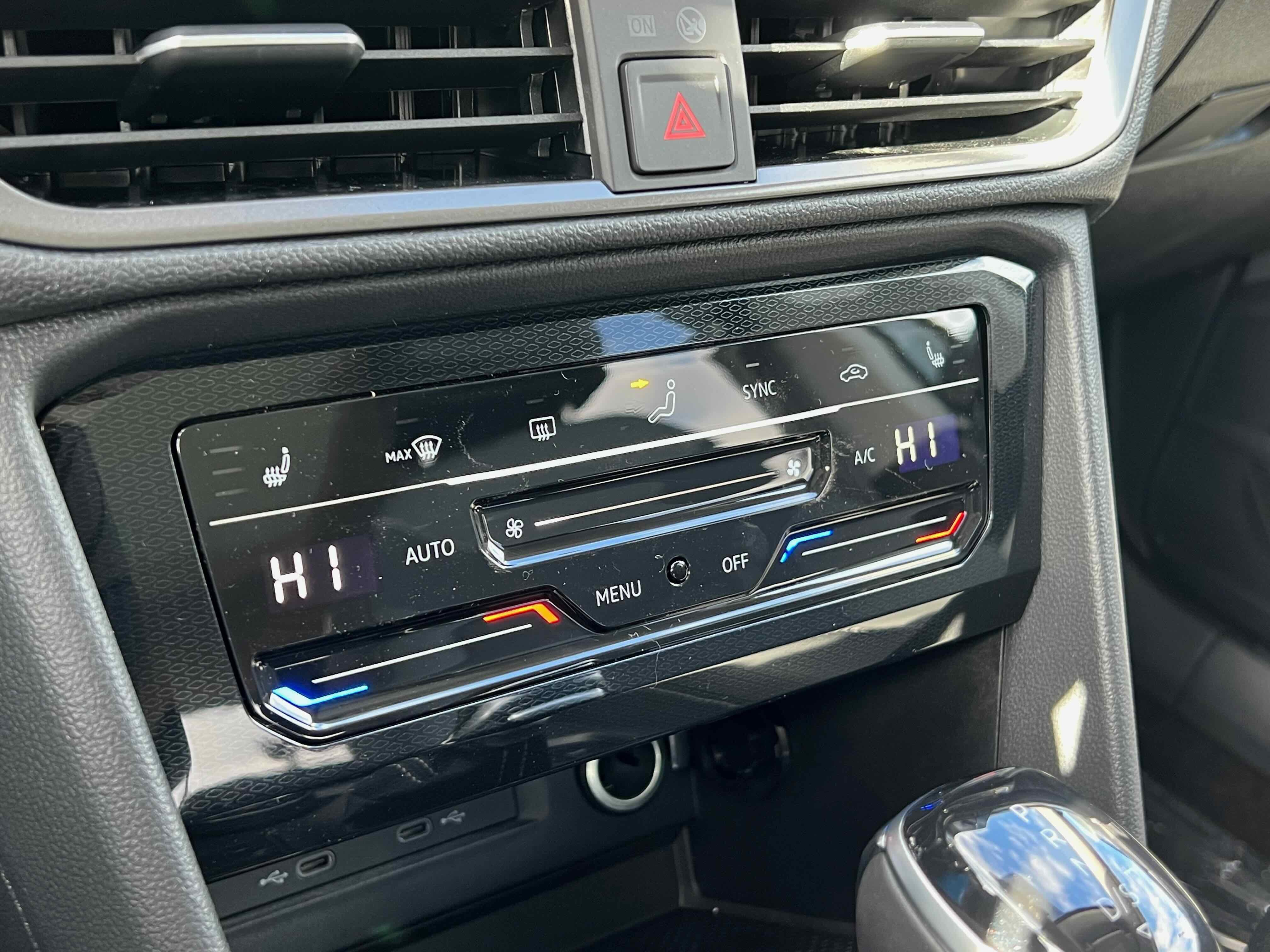 2026 Volkswagen Taos SE Black