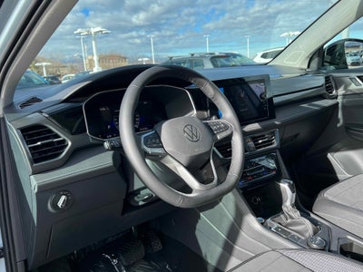 2026 Volkswagen Taos SE Black