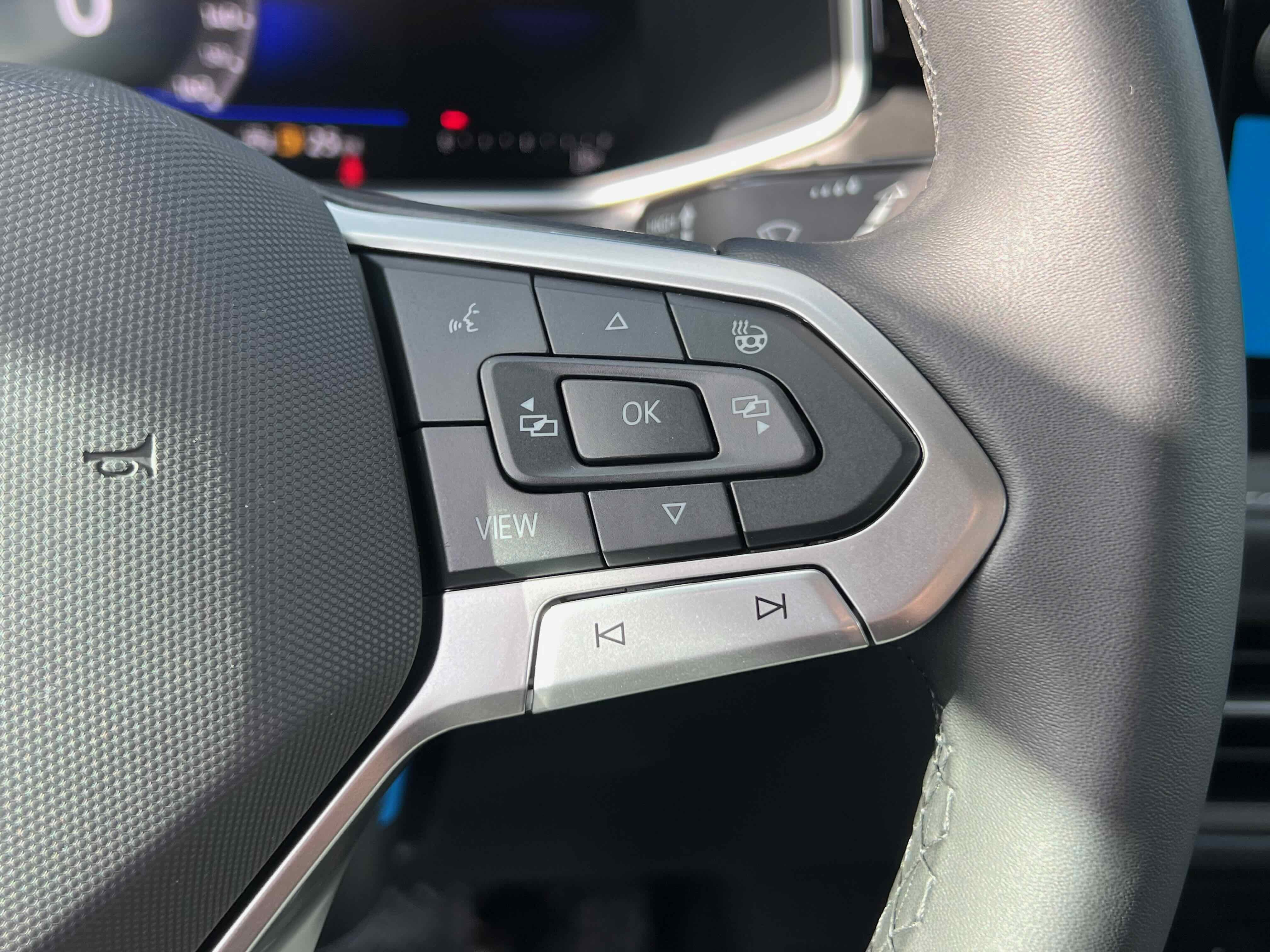 2026 Volkswagen Taos SE Black