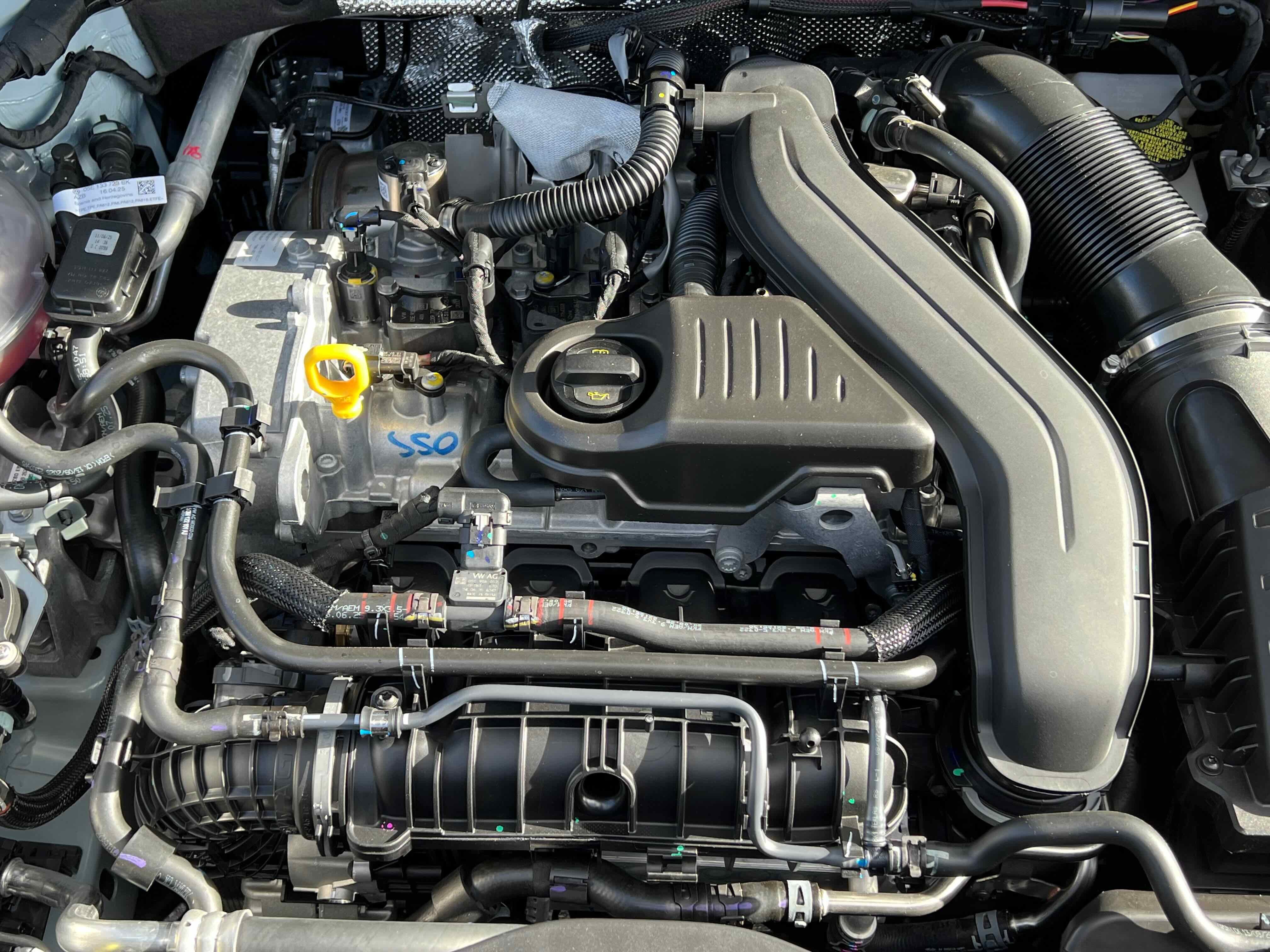 2026 Volkswagen Taos SE Black