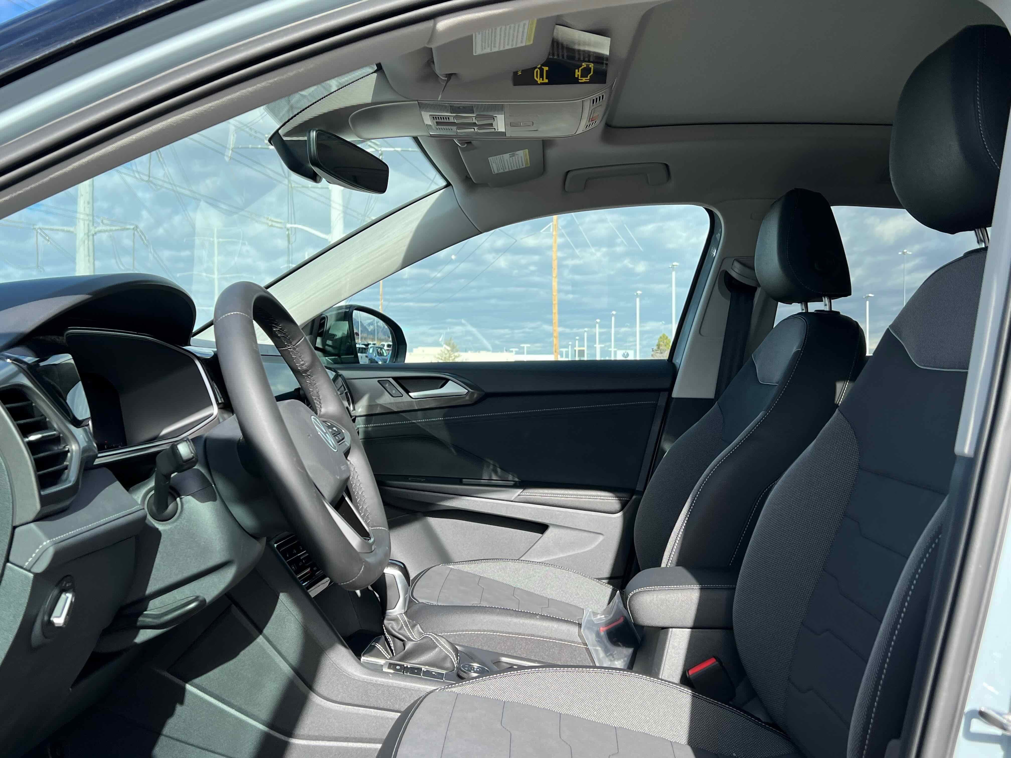 2026 Volkswagen Taos SE Black