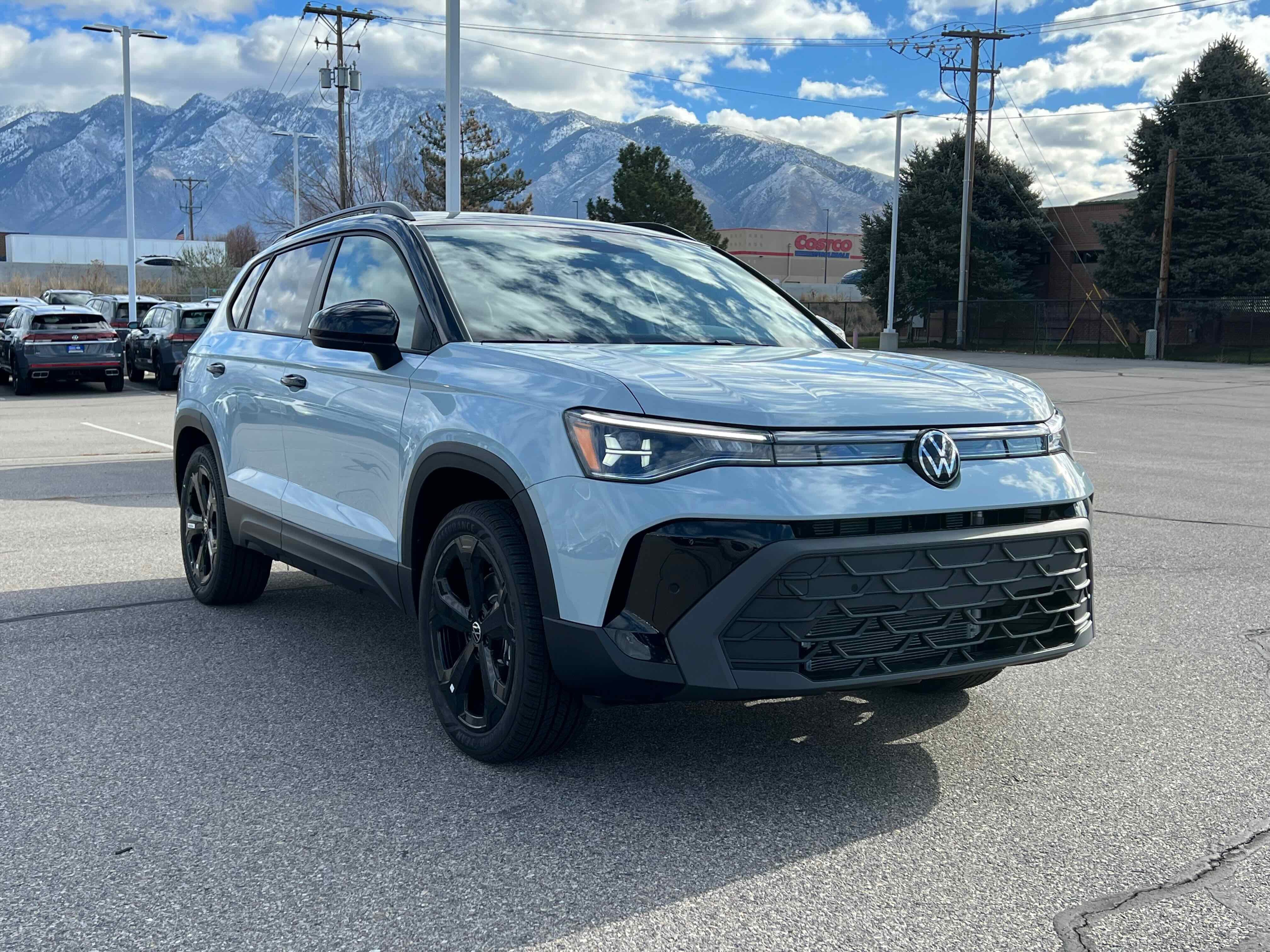 2026 Volkswagen Taos SE Black