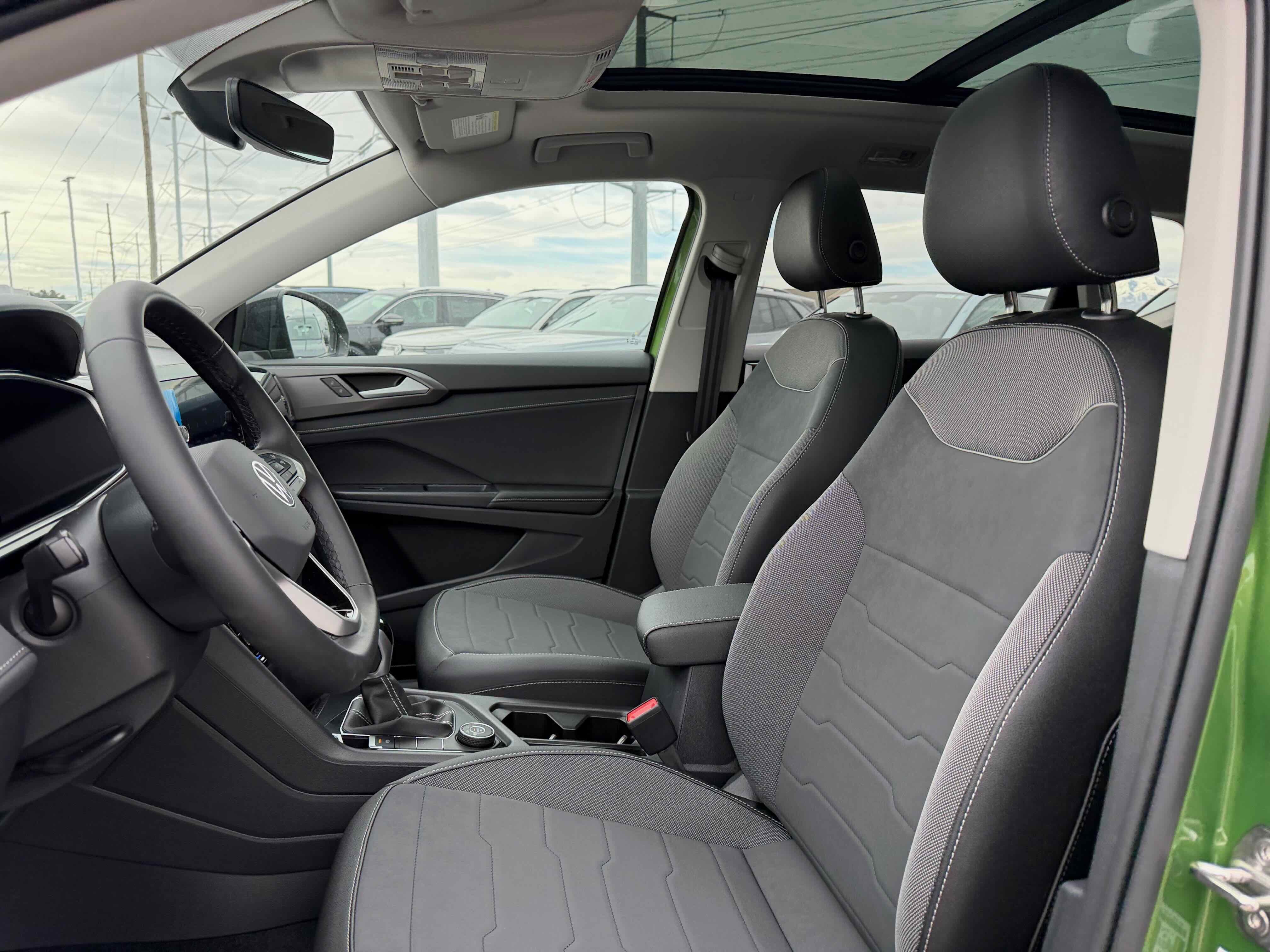 2026 Volkswagen Taos SE Black