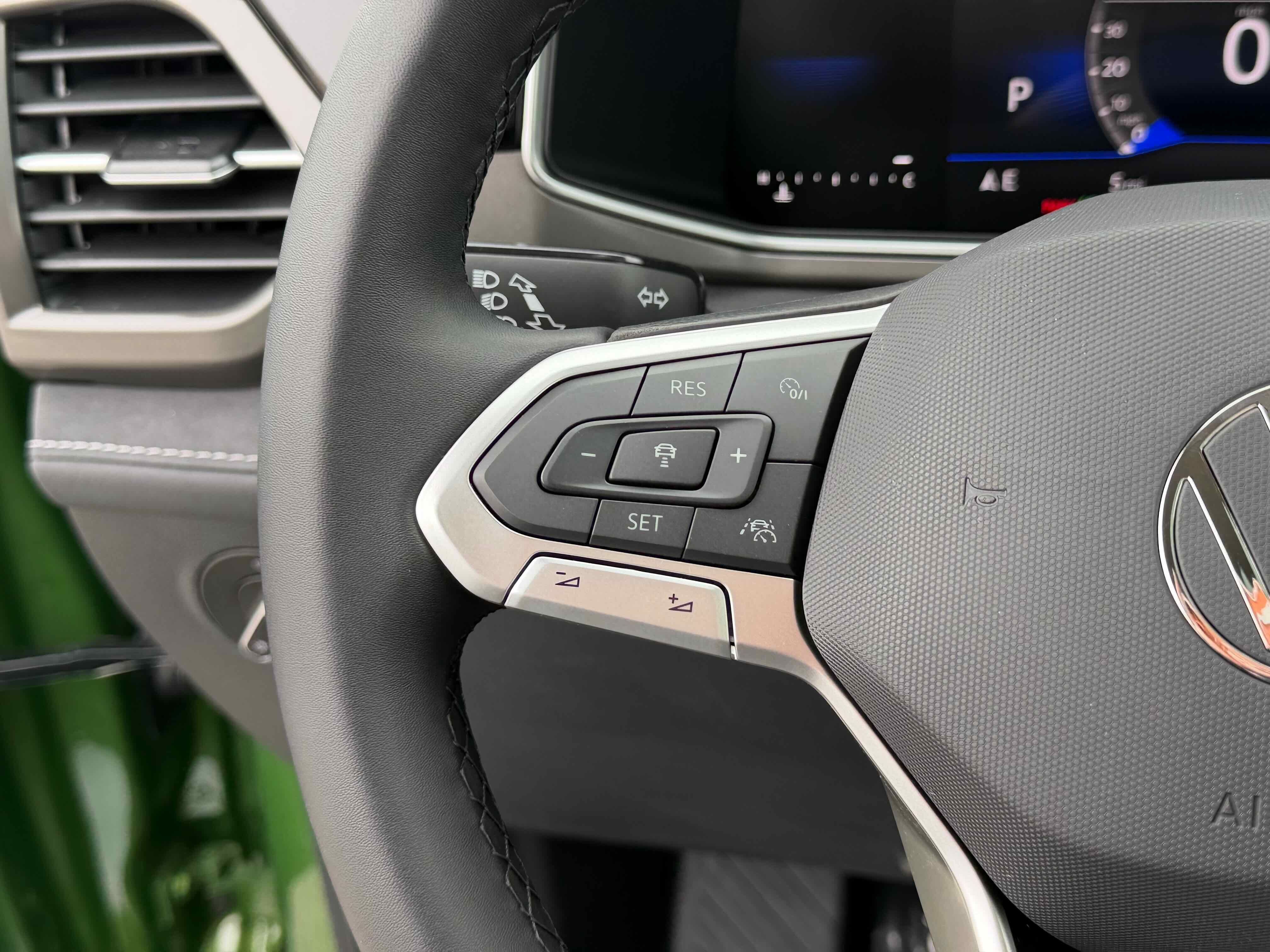 2026 Volkswagen Taos SE Black