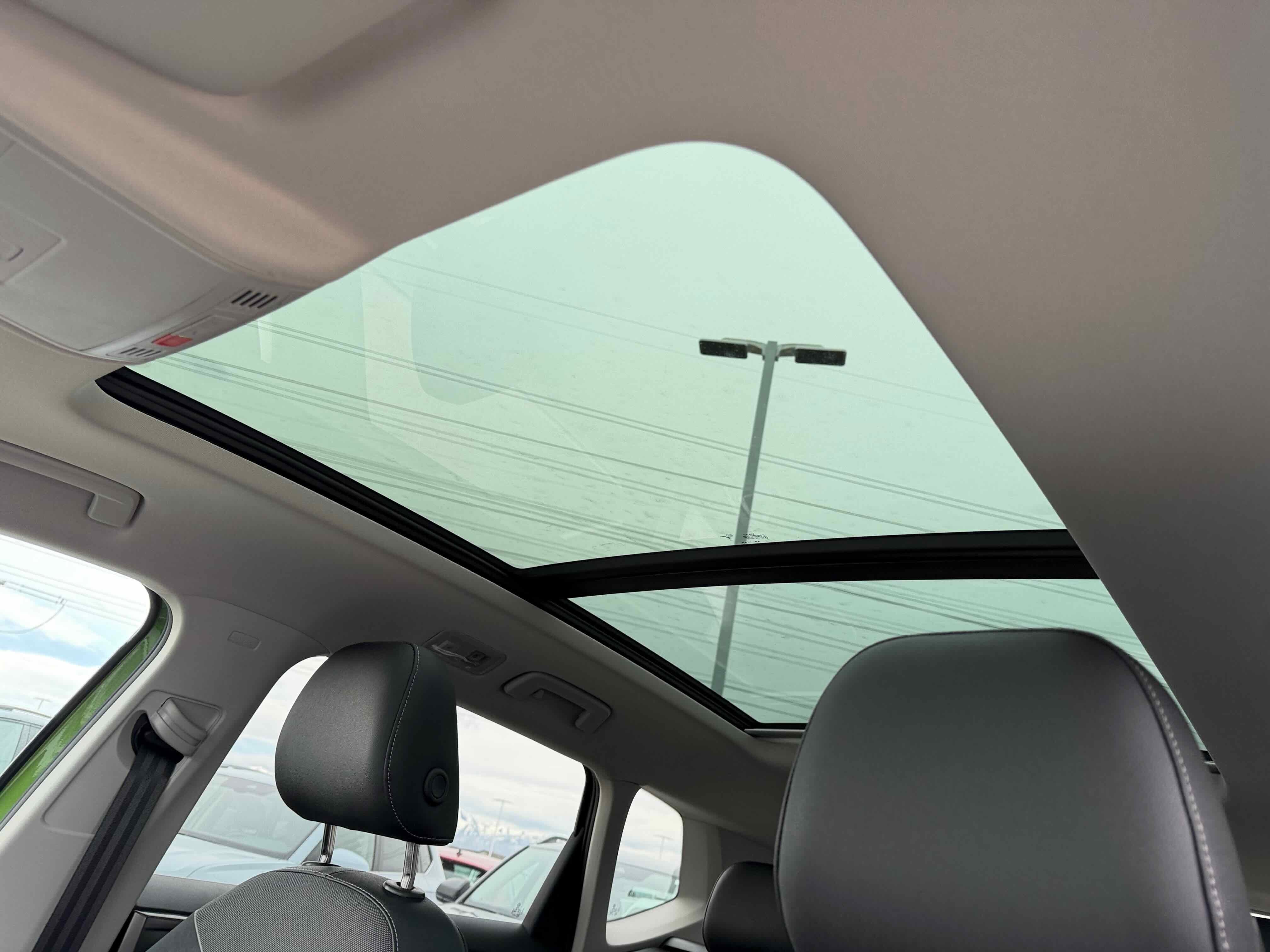 2026 Volkswagen Taos SE Black