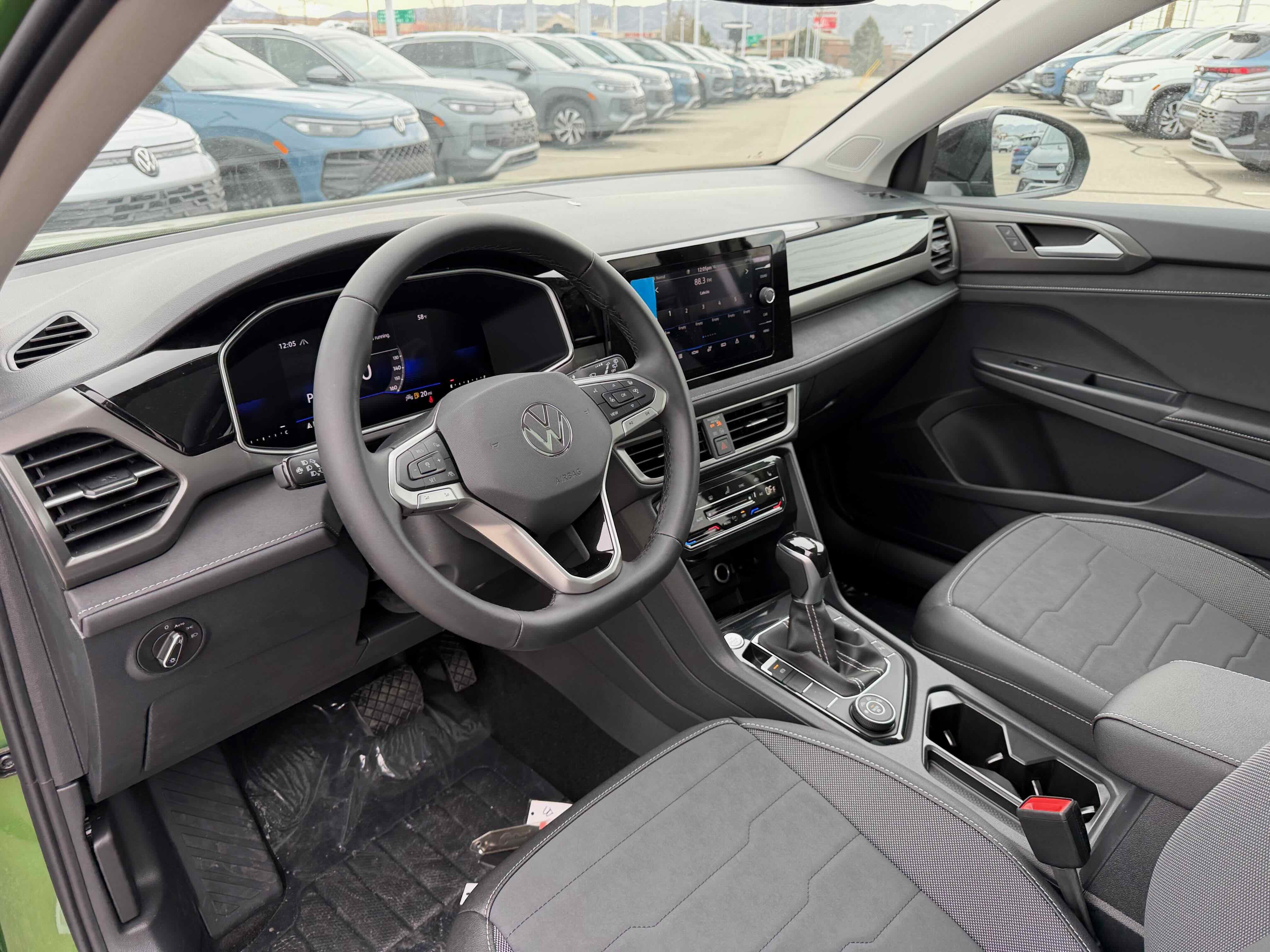 2026 Volkswagen Taos SE Black