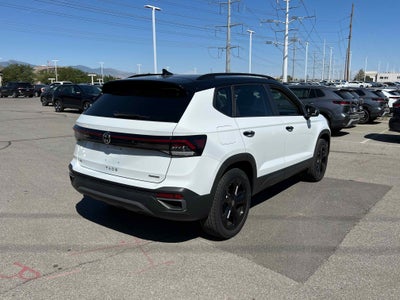2025 Volkswagen Taos SE Black