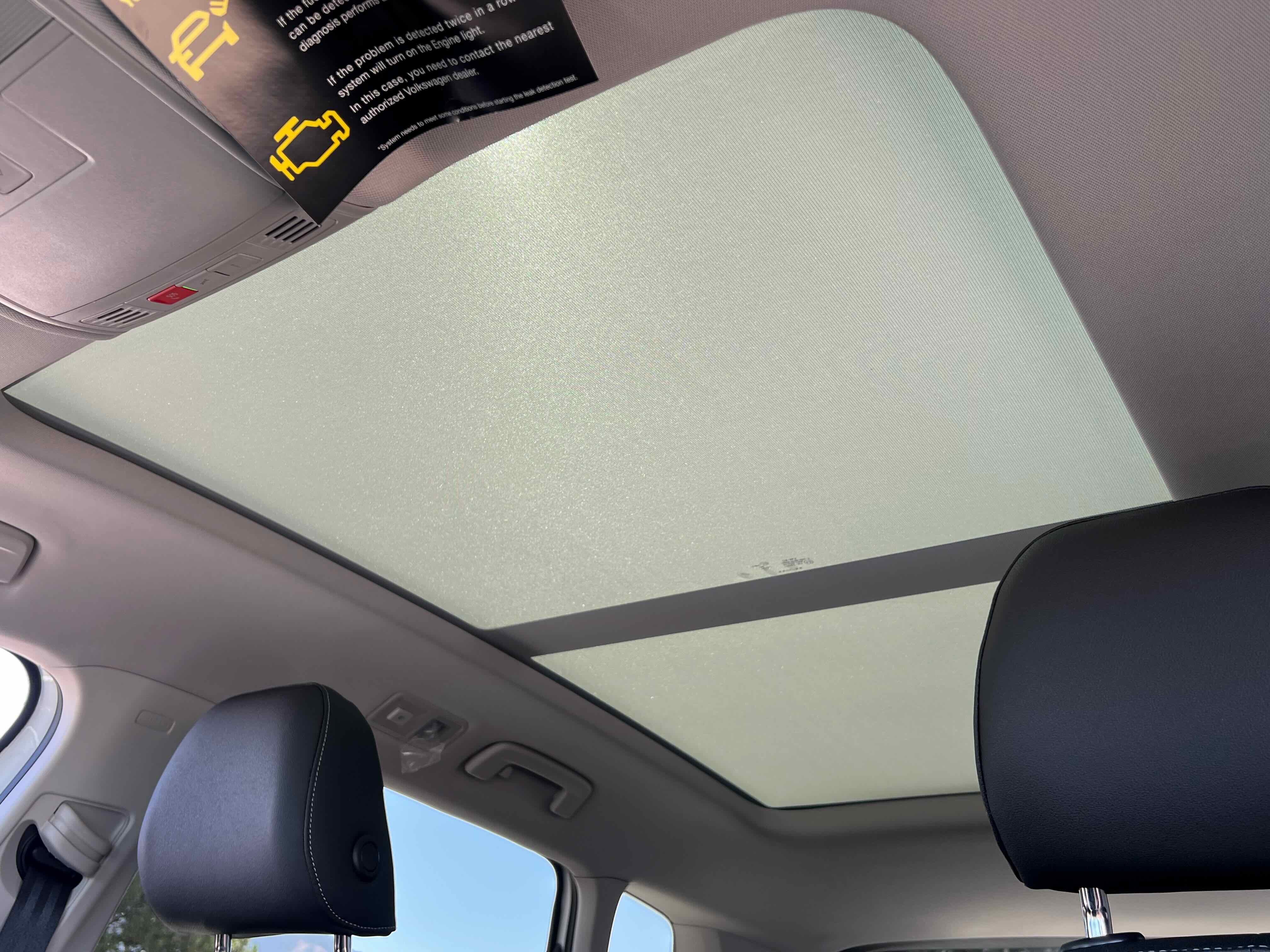 2025 Volkswagen Taos SE Black