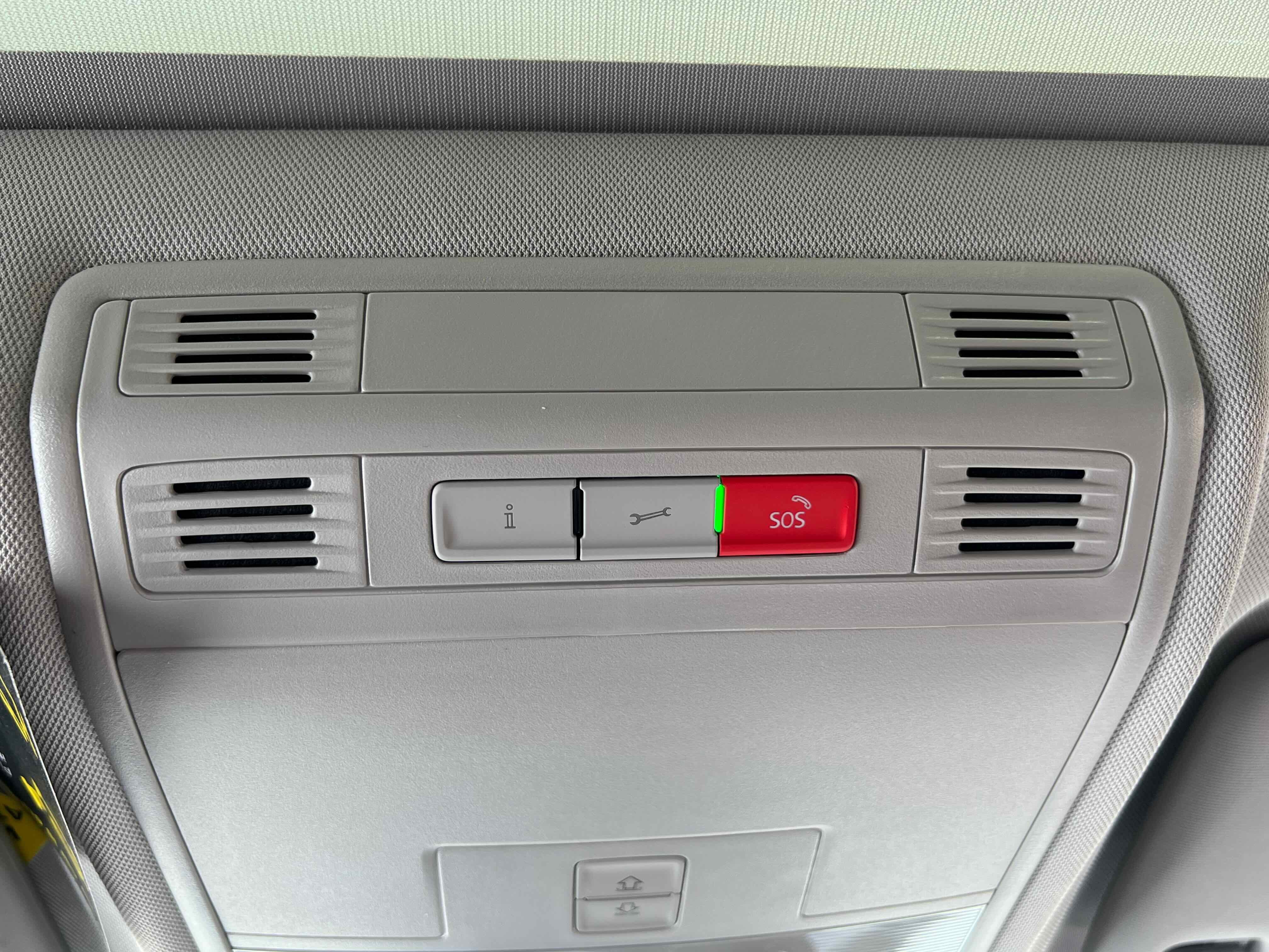 2025 Volkswagen Taos SE Black