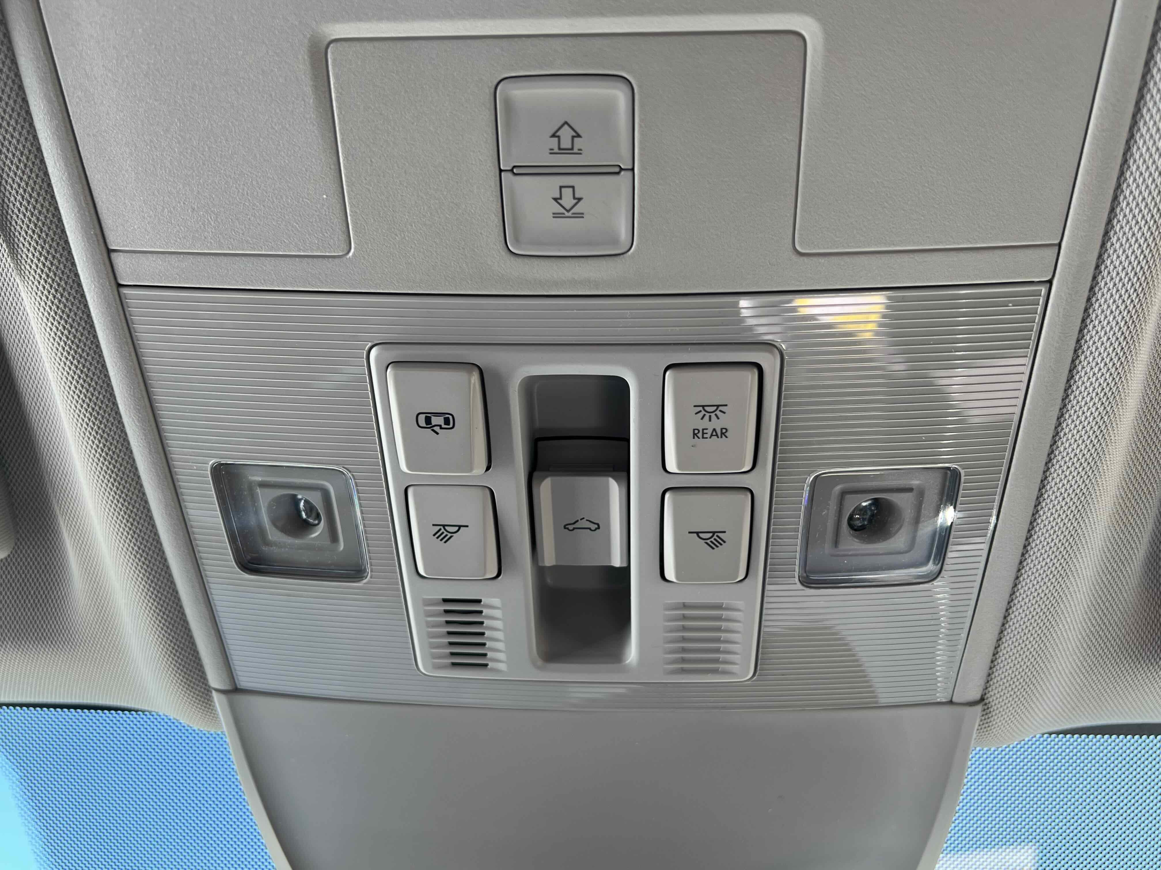 2025 Volkswagen Taos SE Black