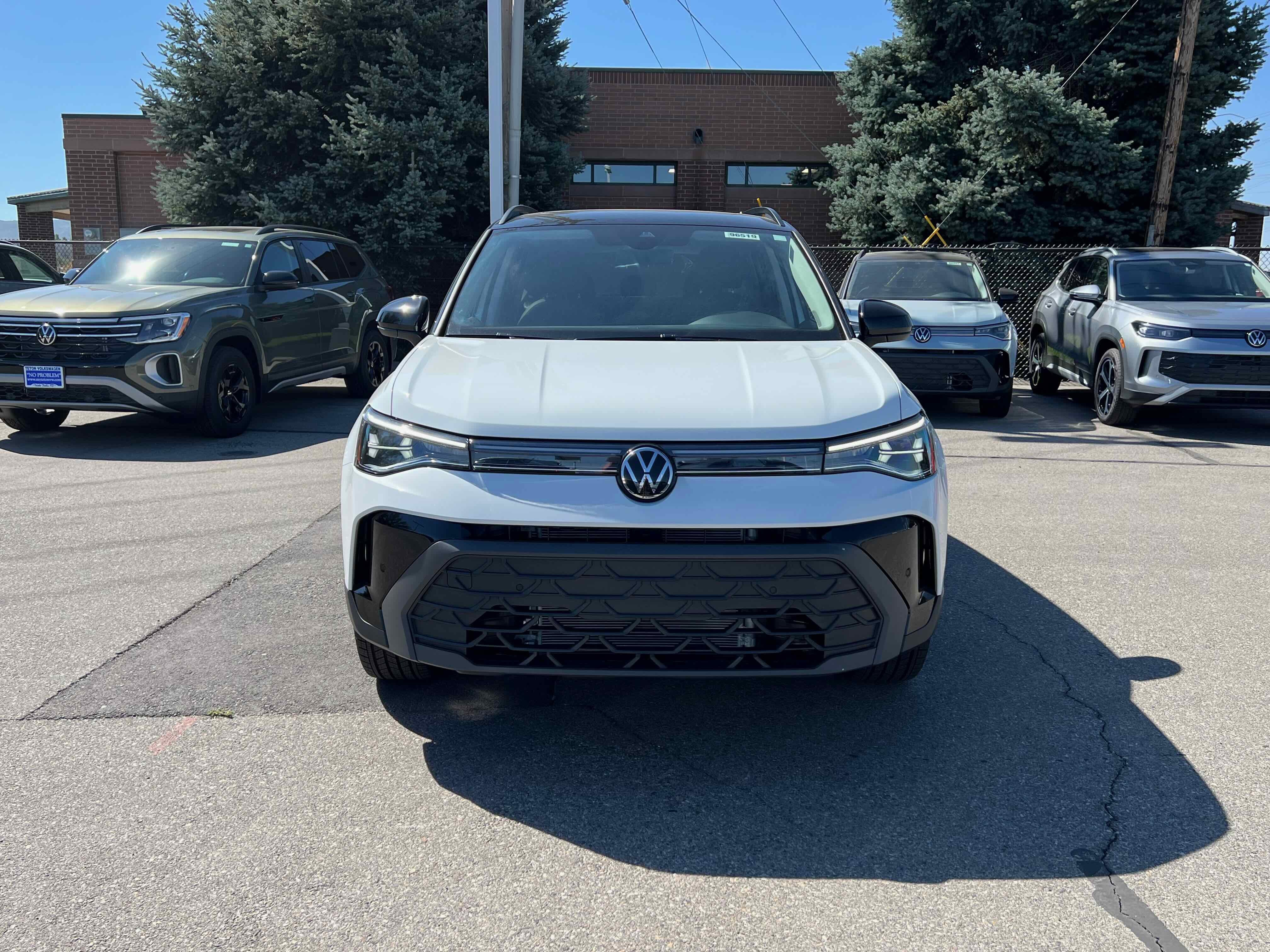 2025 Volkswagen Taos SE Black