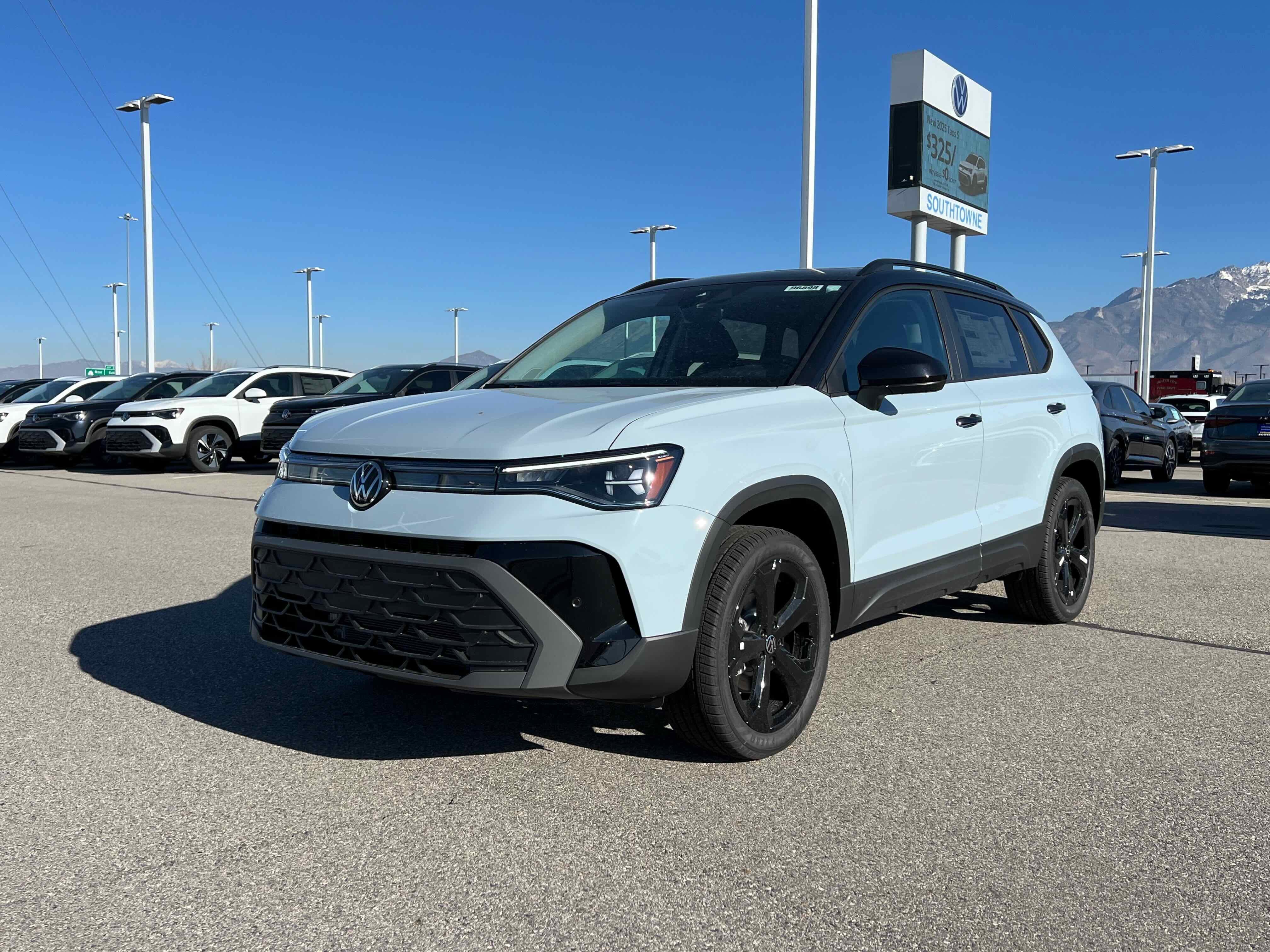 2026 Volkswagen Taos SE Black