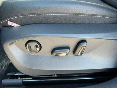 2026 Volkswagen Taos SE Black