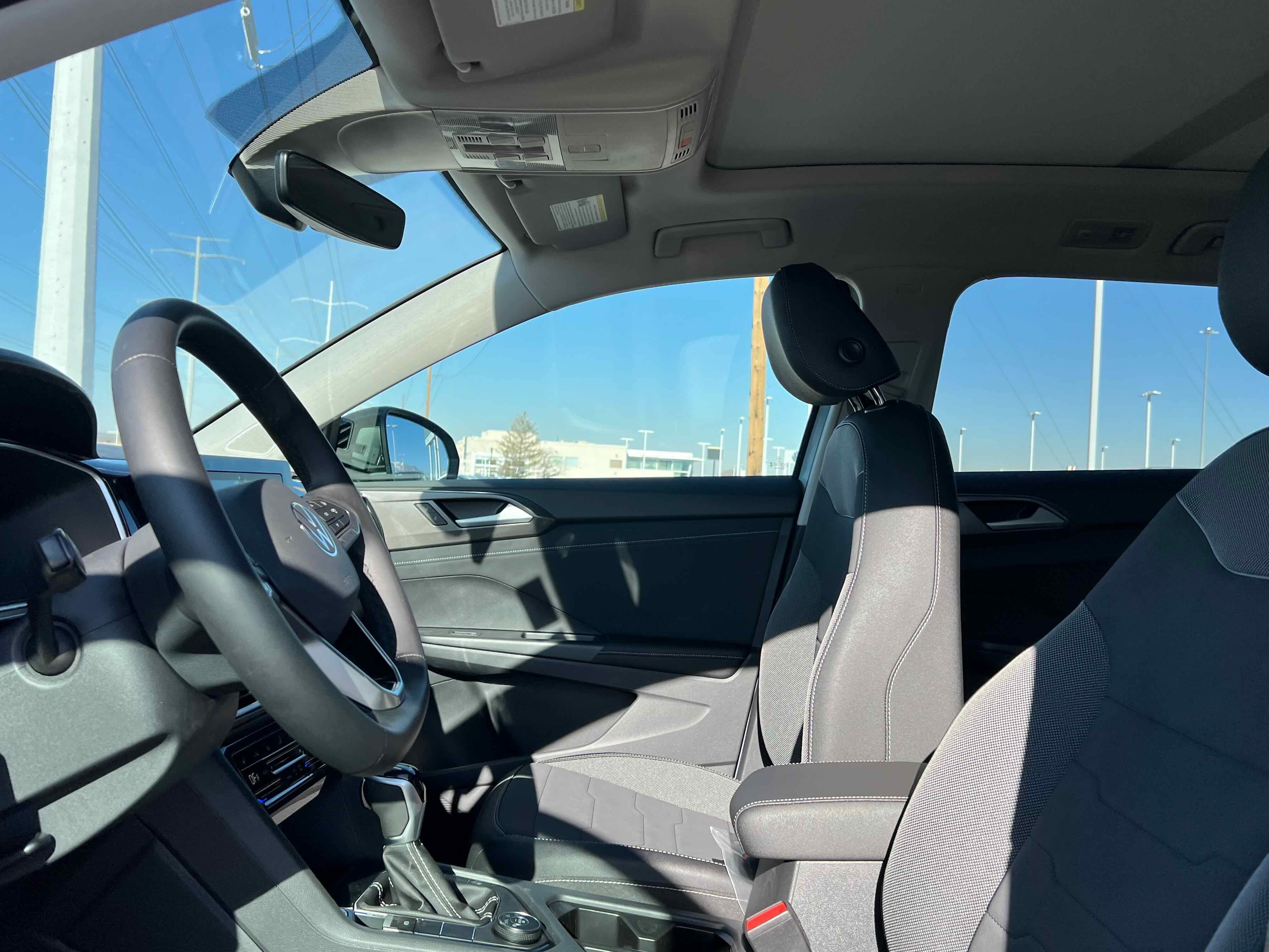 2026 Volkswagen Taos SE Black