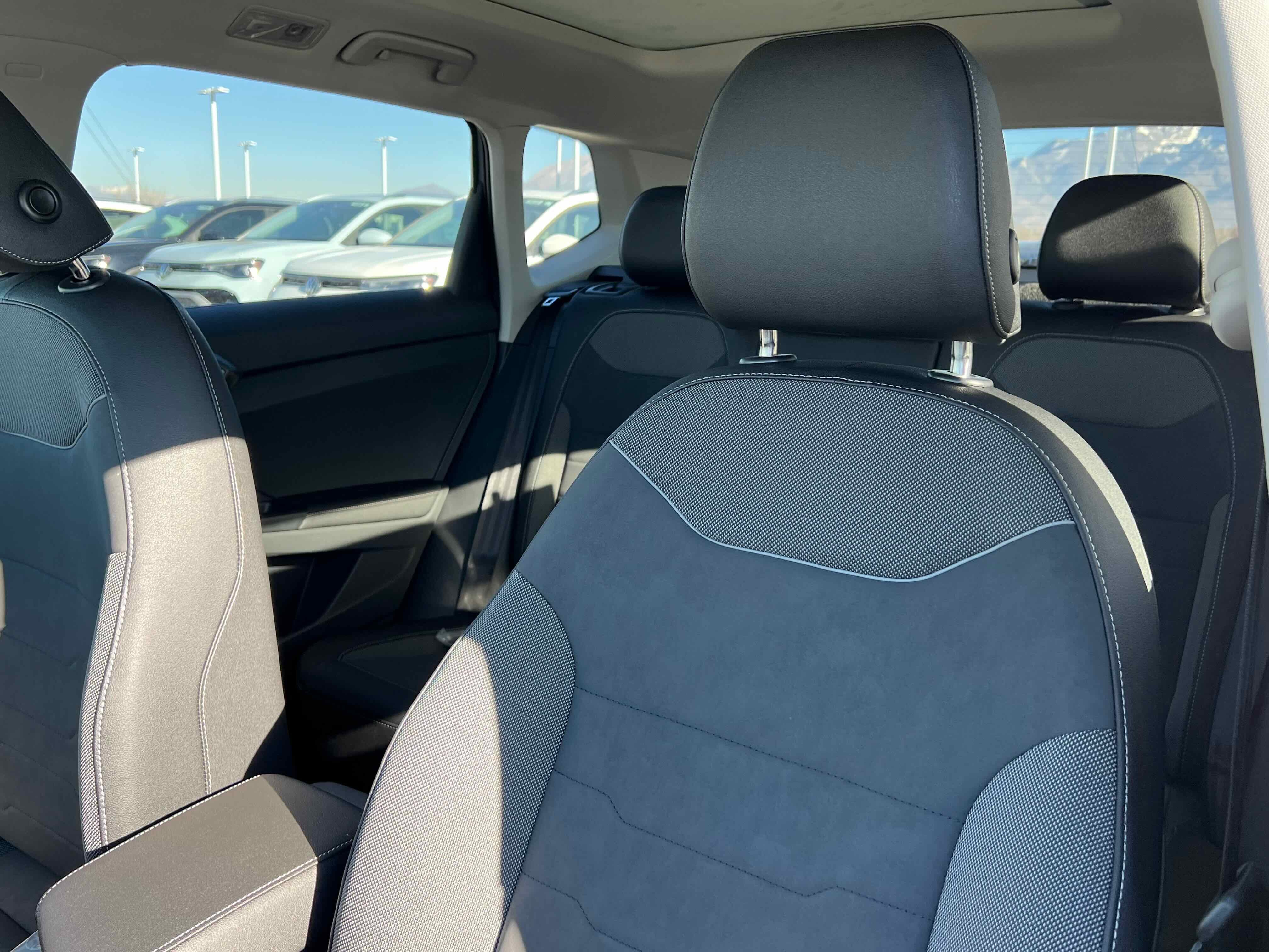 2026 Volkswagen Taos SE Black