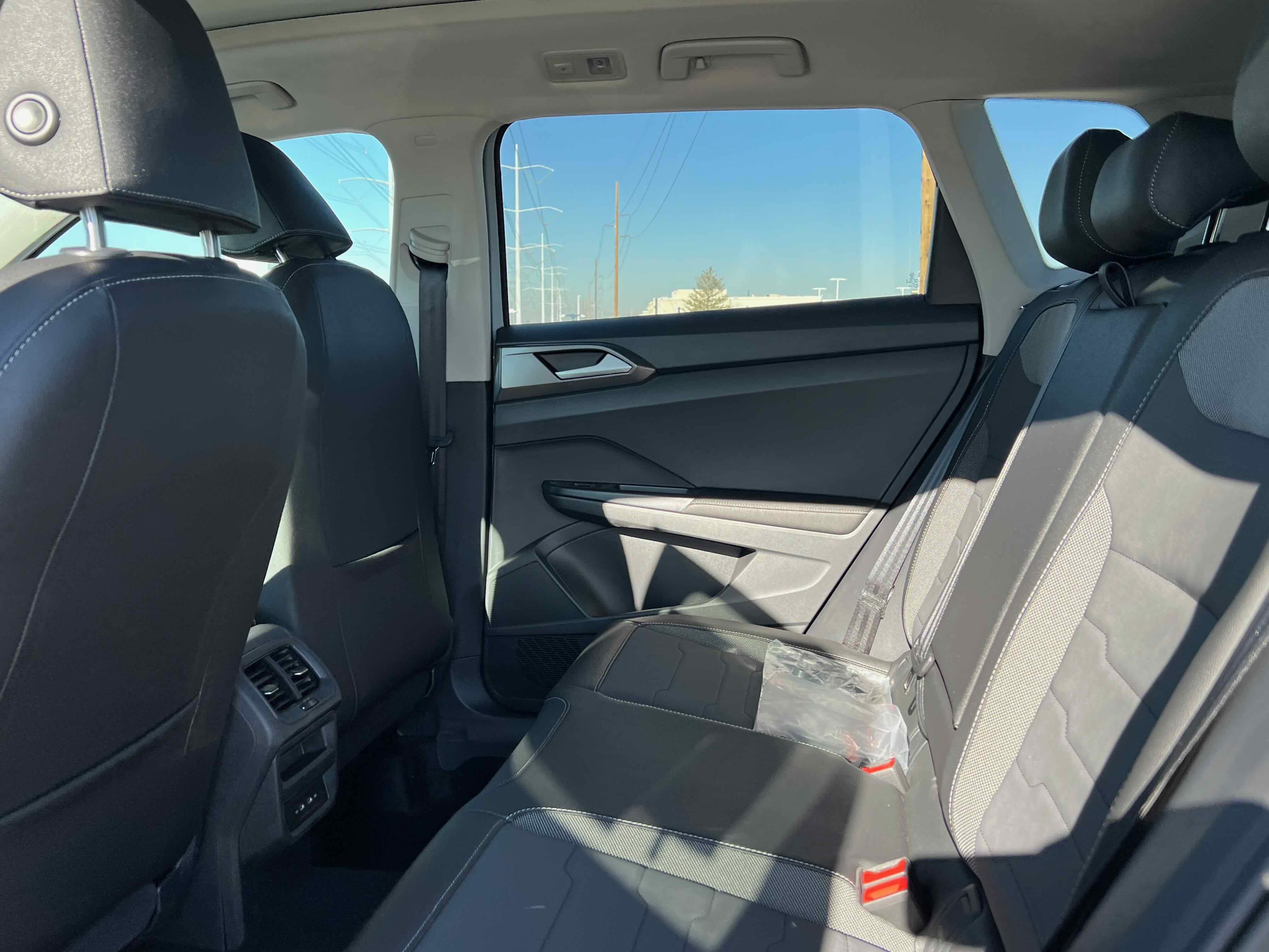 2026 Volkswagen Taos SE Black