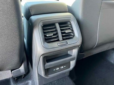 2026 Volkswagen Taos SE Black