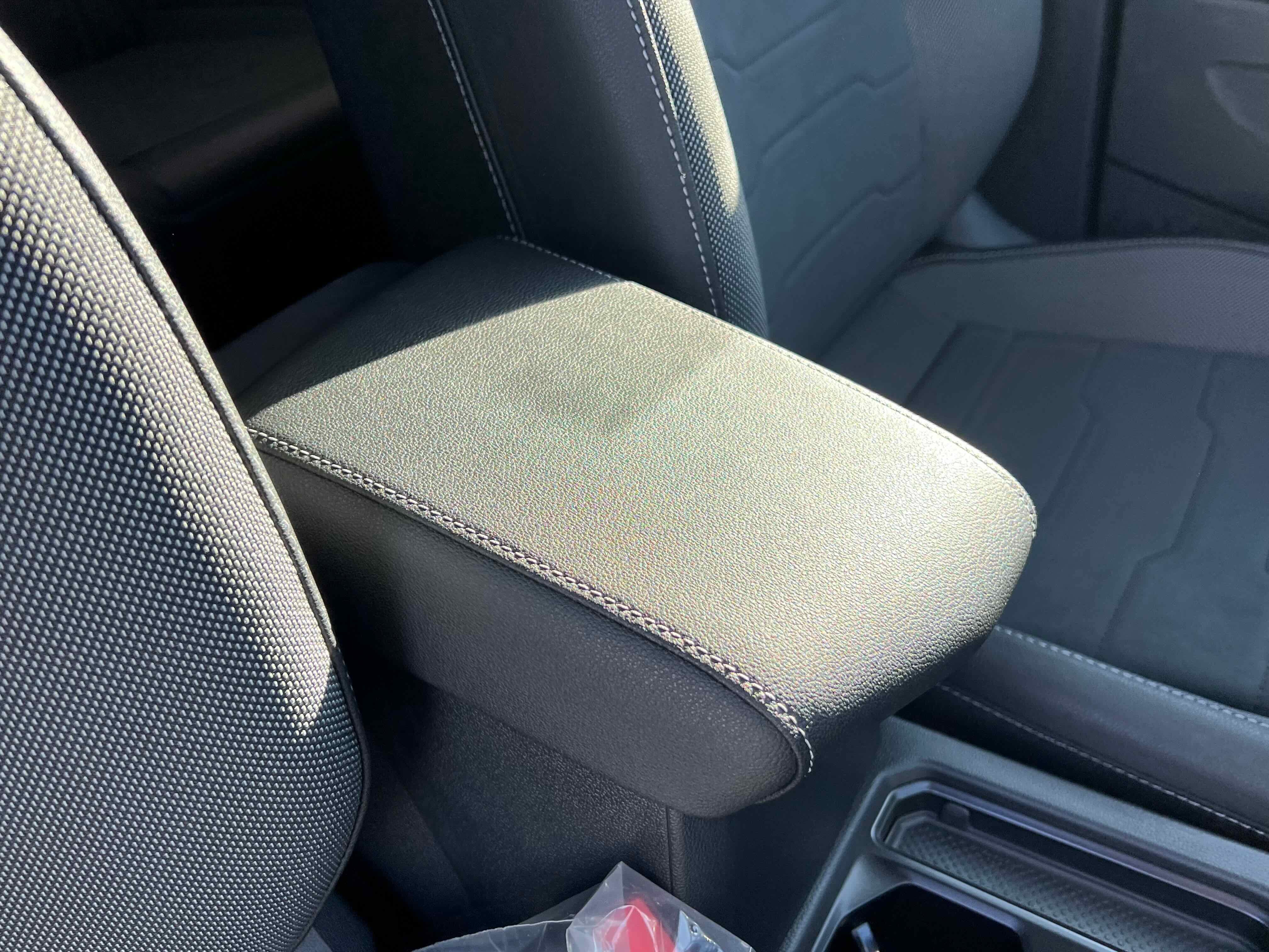 2026 Volkswagen Taos SE Black