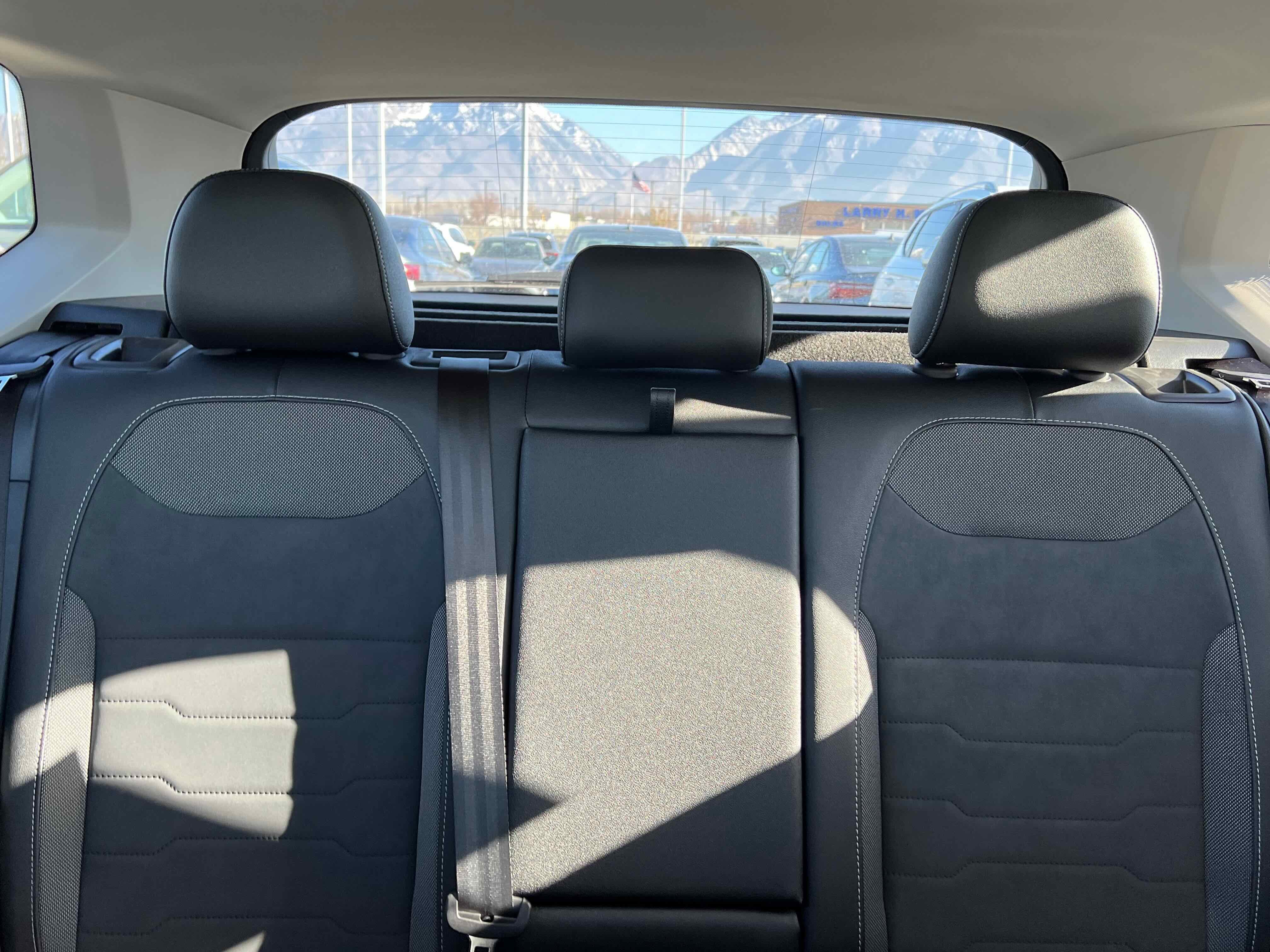 2026 Volkswagen Taos SE Black