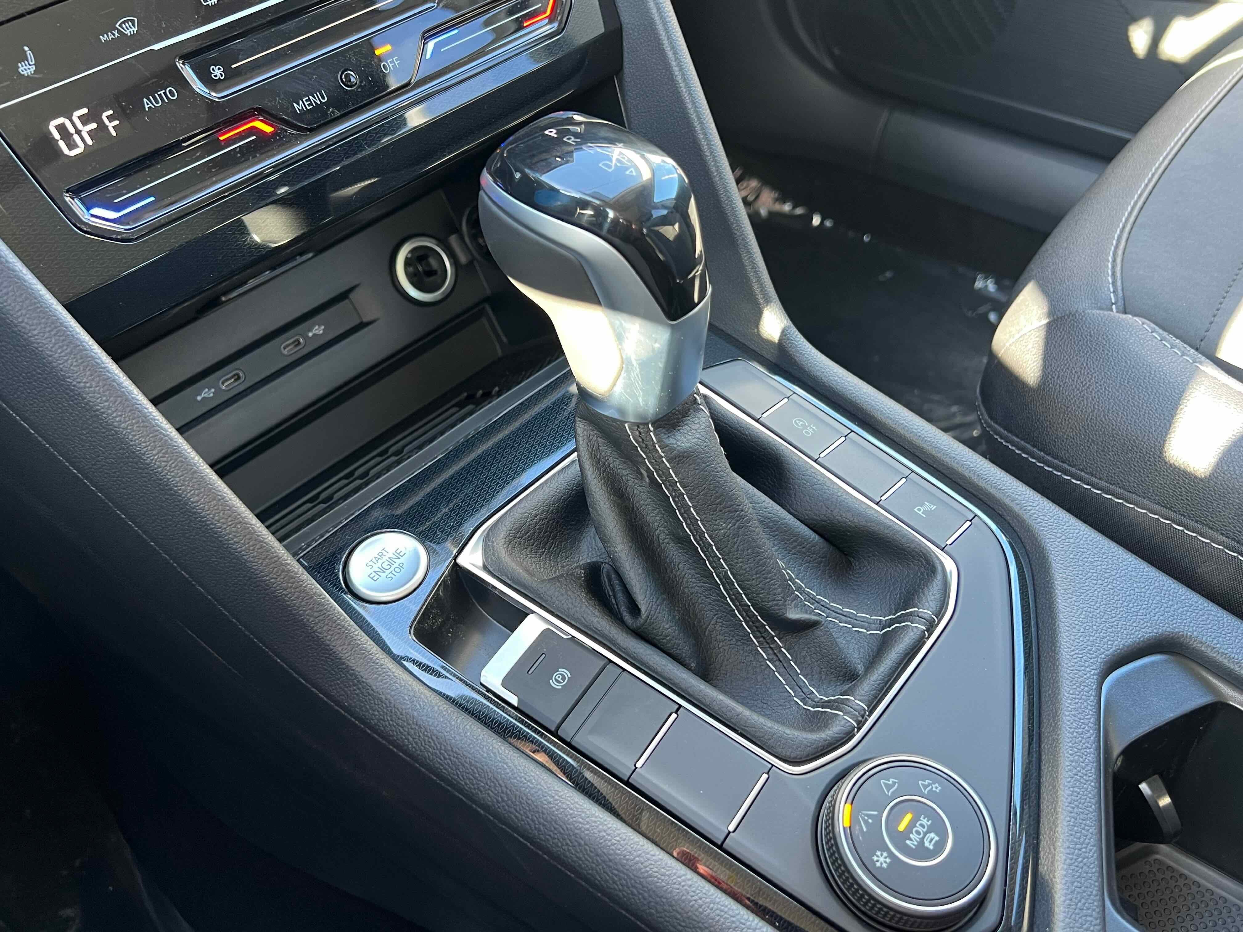 2026 Volkswagen Taos SE Black