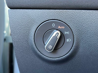 2026 Volkswagen Taos SE Black