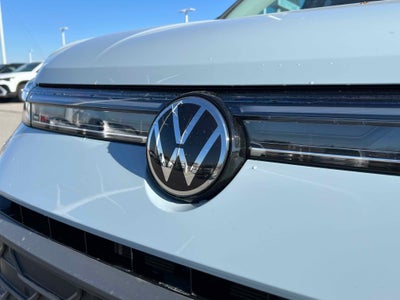 2026 Volkswagen Taos SE Black