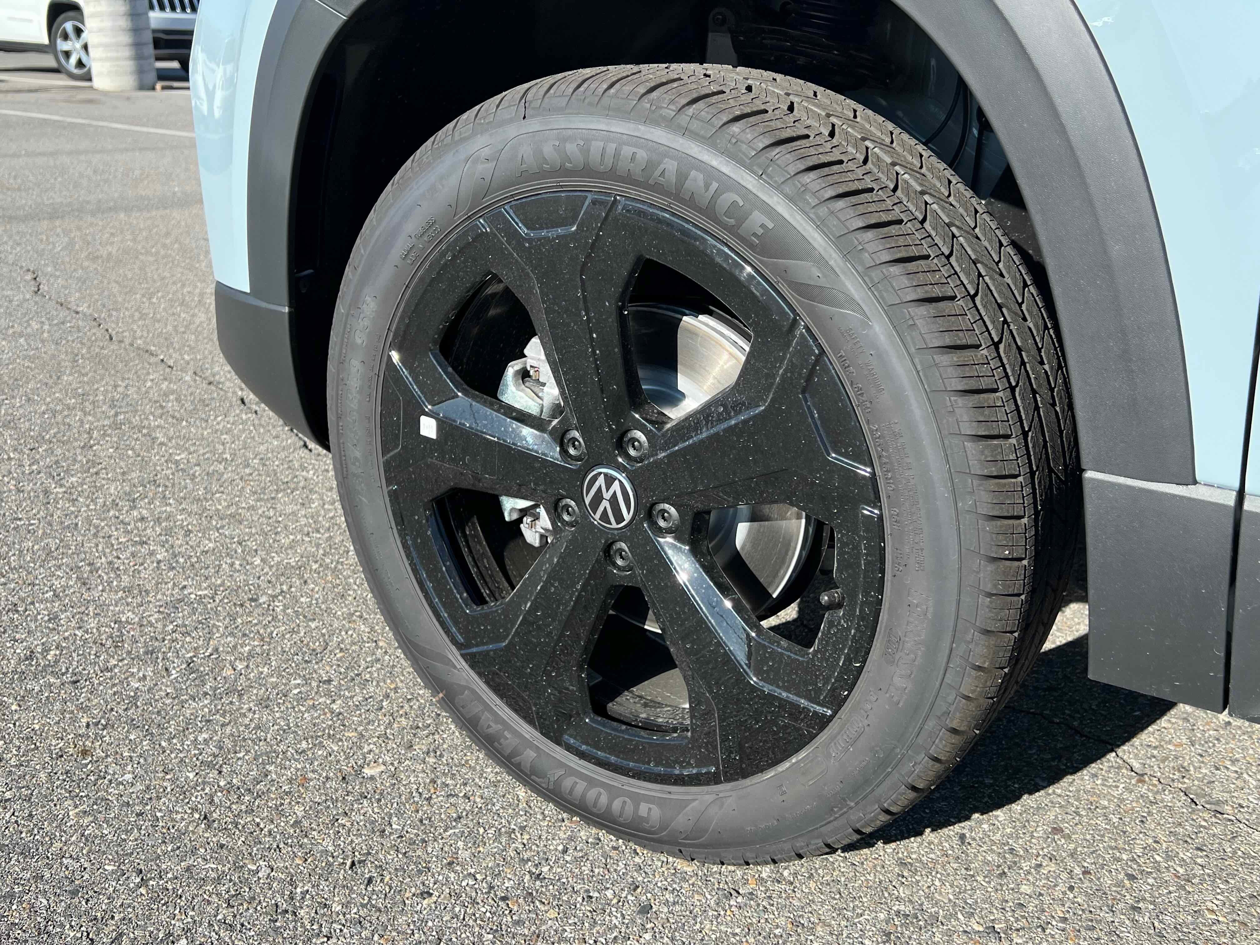 2026 Volkswagen Taos SE Black