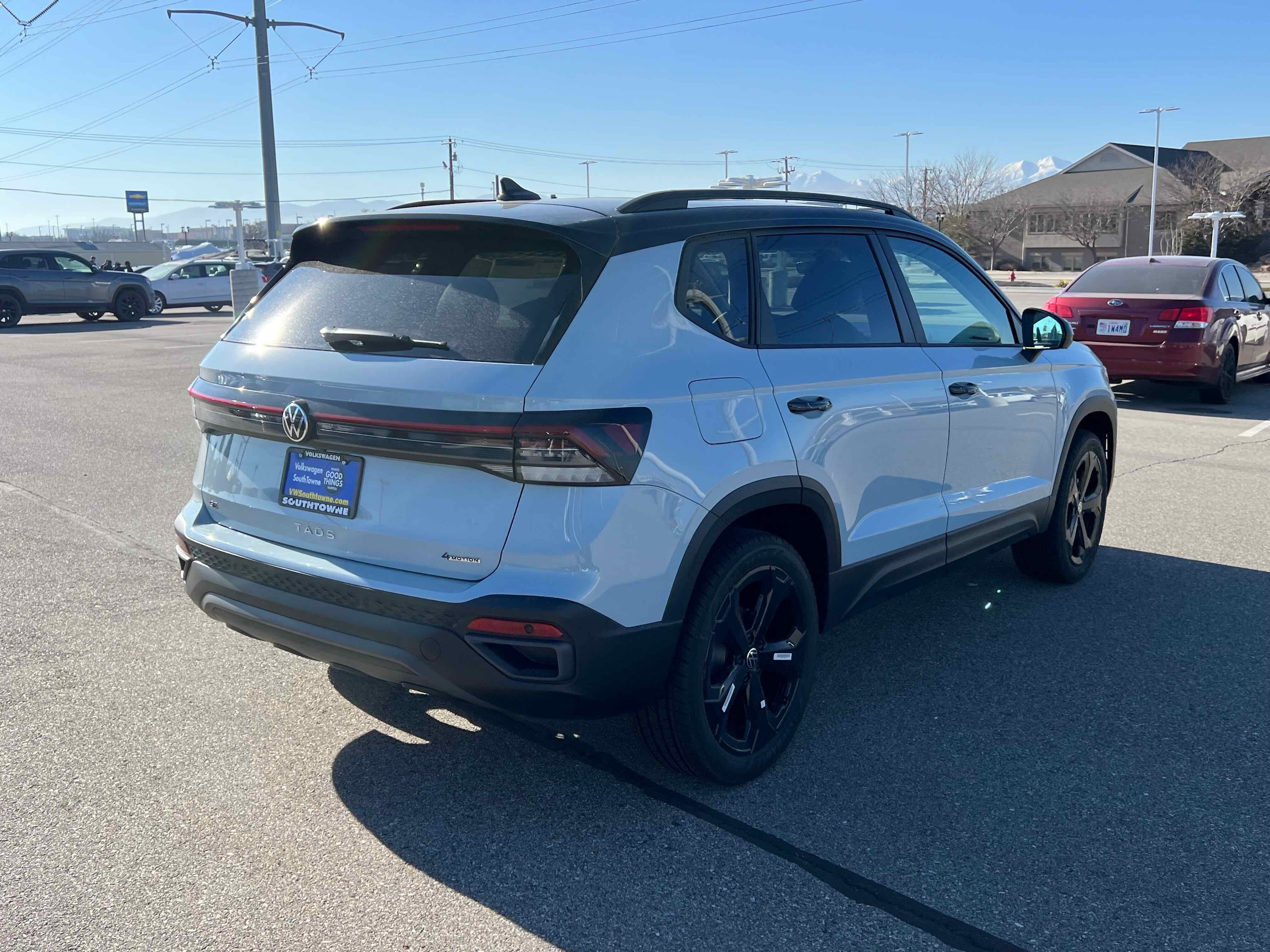 2026 Volkswagen Taos SE Black