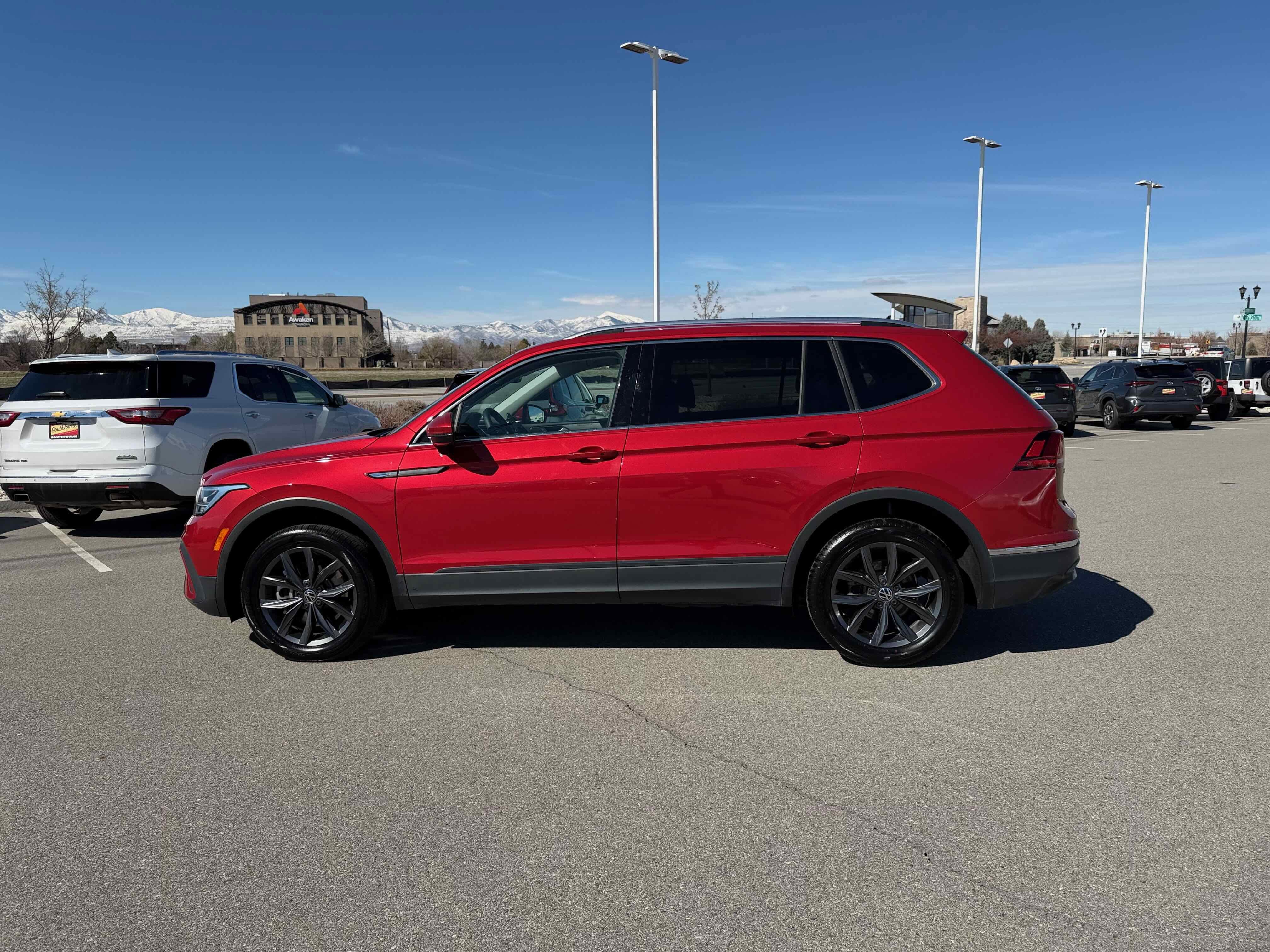 2023 Volkswagen Tiguan SE
