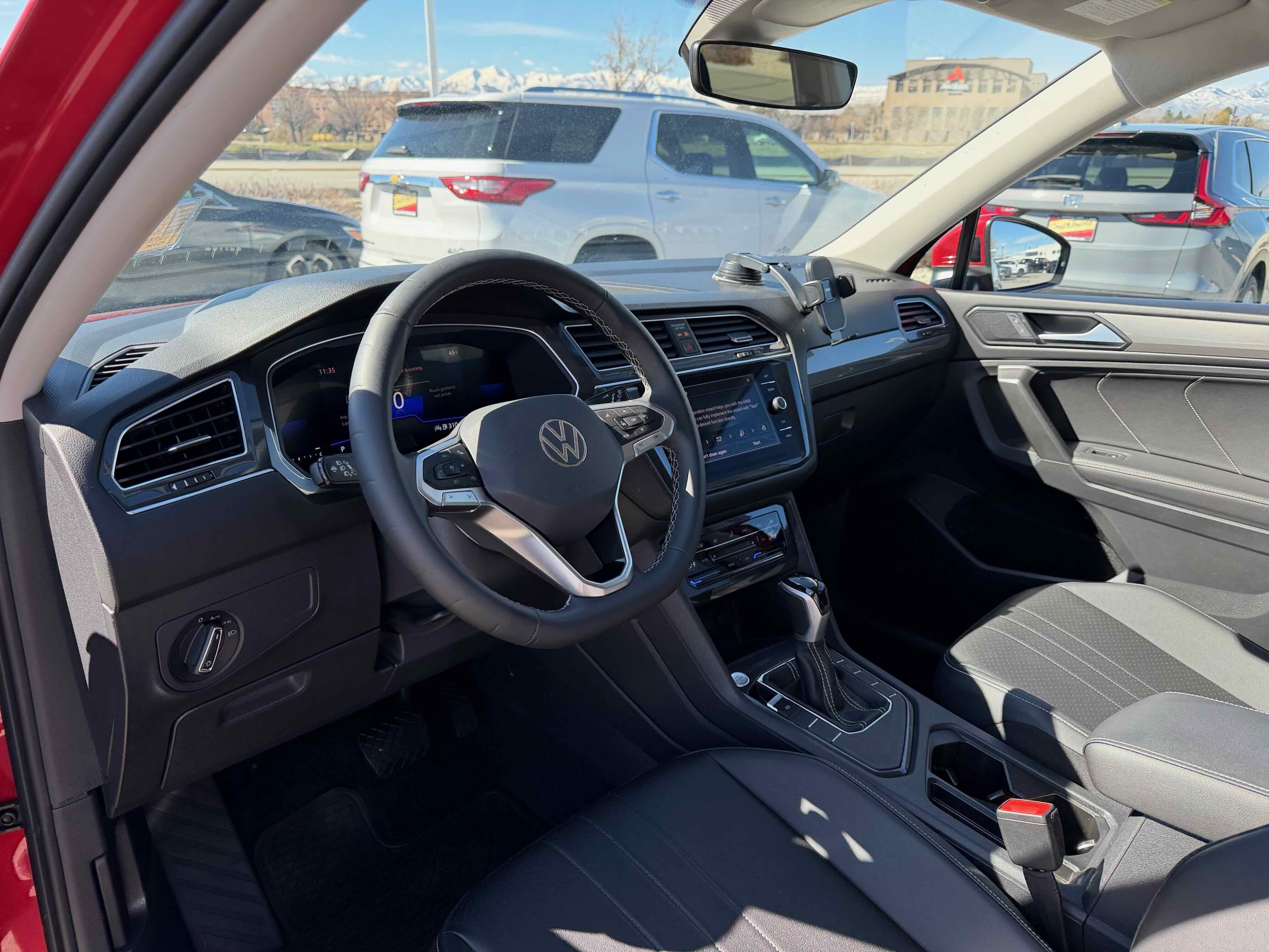 2023 Volkswagen Tiguan SE