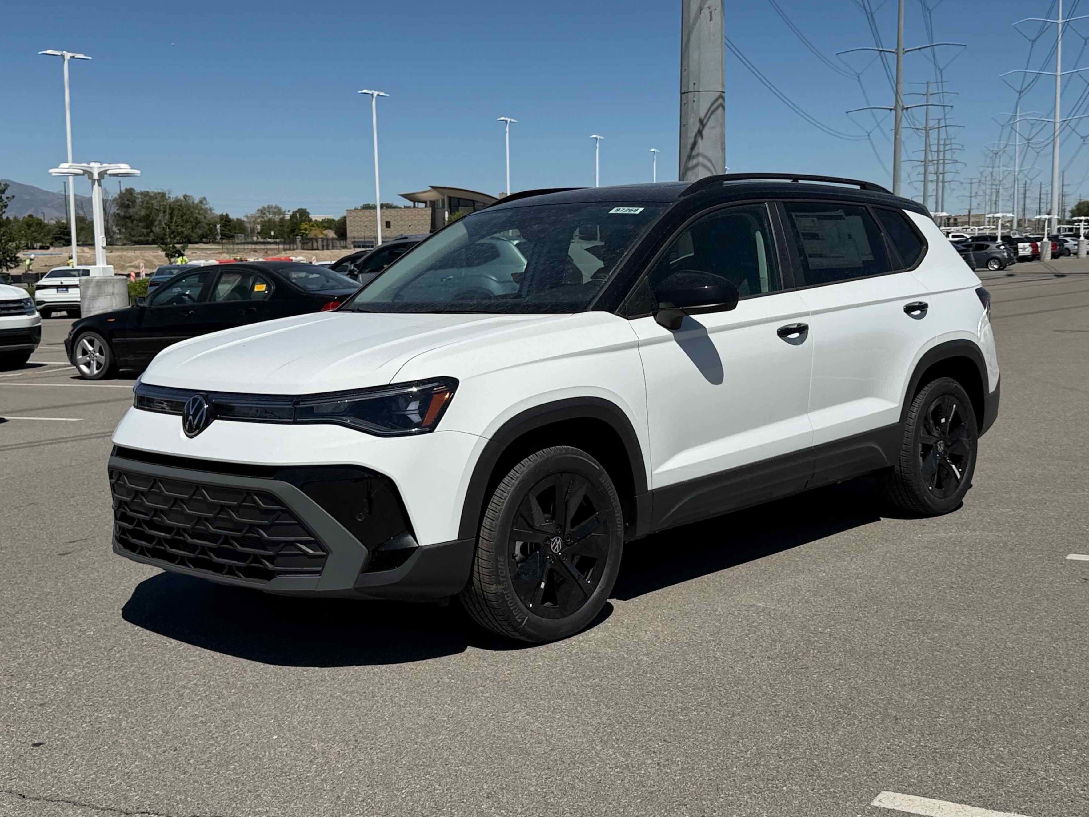 2026 Volkswagen Taos SE Black