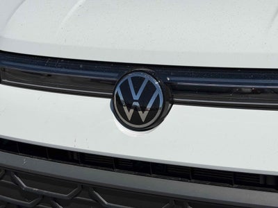 2026 Volkswagen Taos SE Black