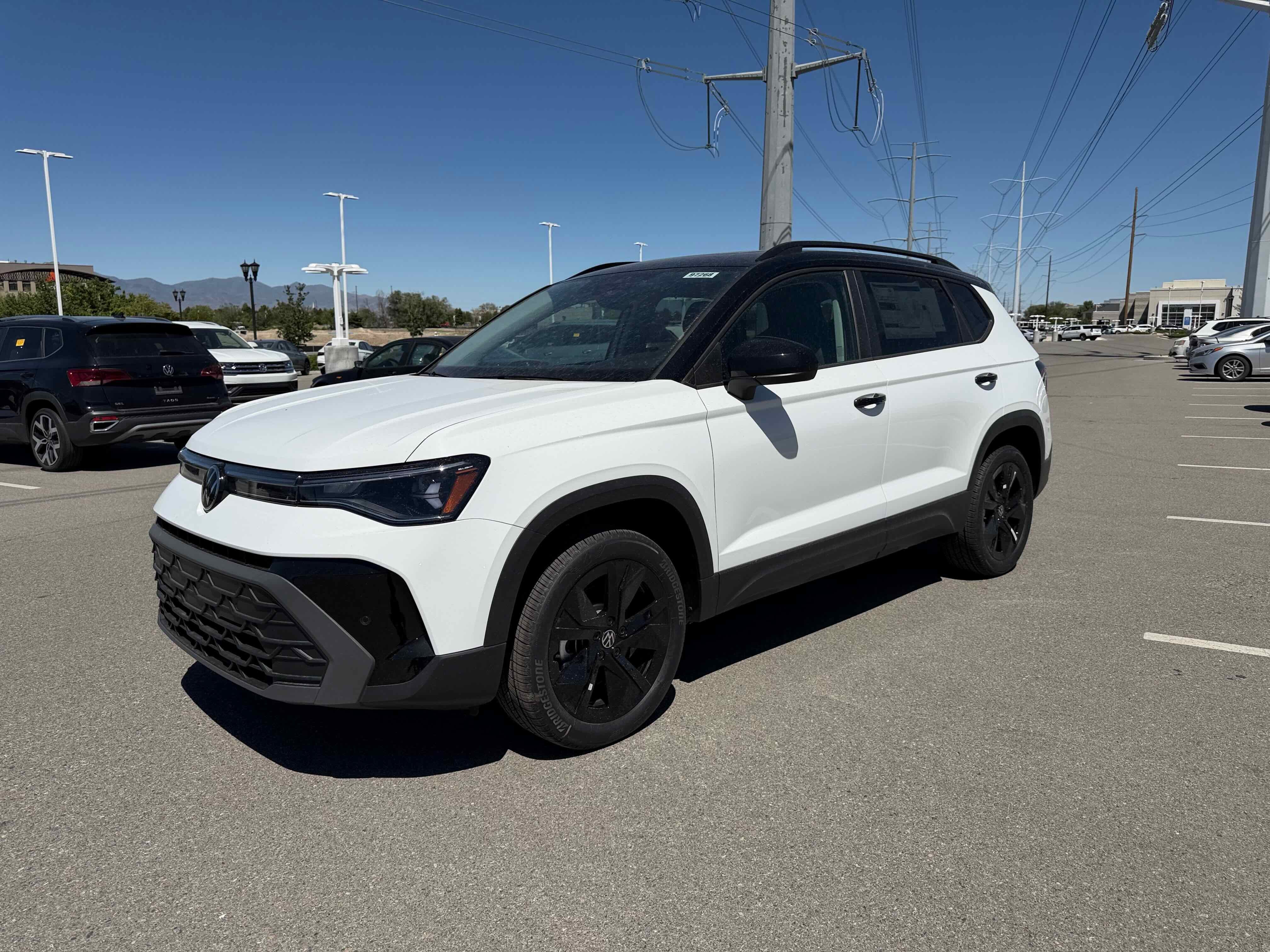 2026 Volkswagen Taos SE Black